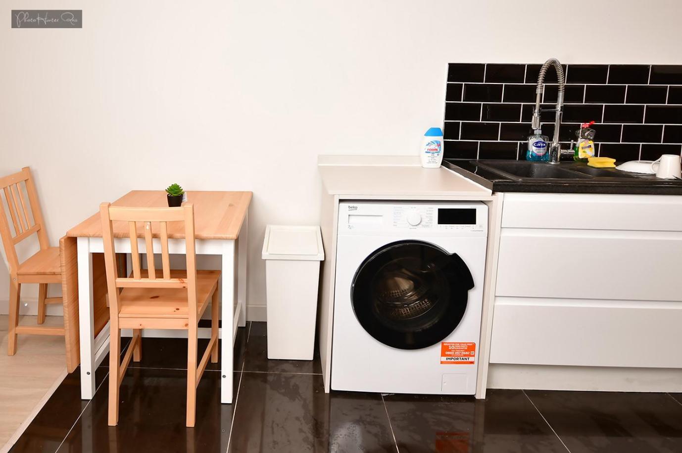 Guest house Morden Stratford 1 With Shared Bathroom *