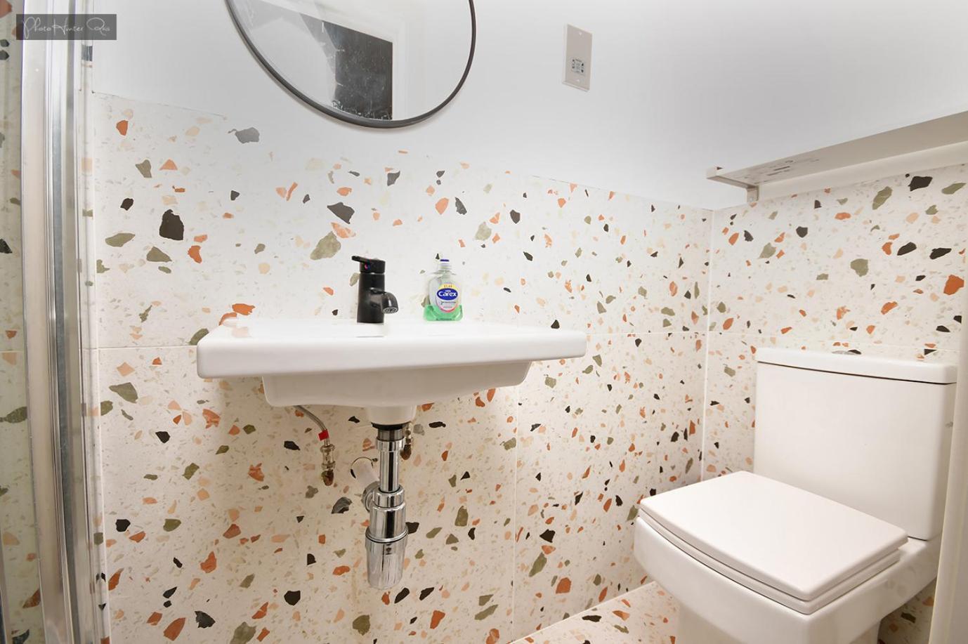 Morden Stratford 1 With Shared Bathroom