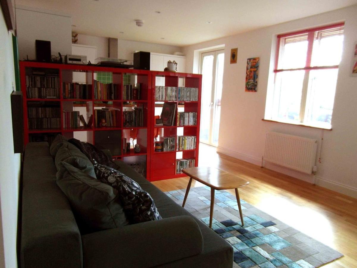 Modern And Stylish Flat Apartment London
