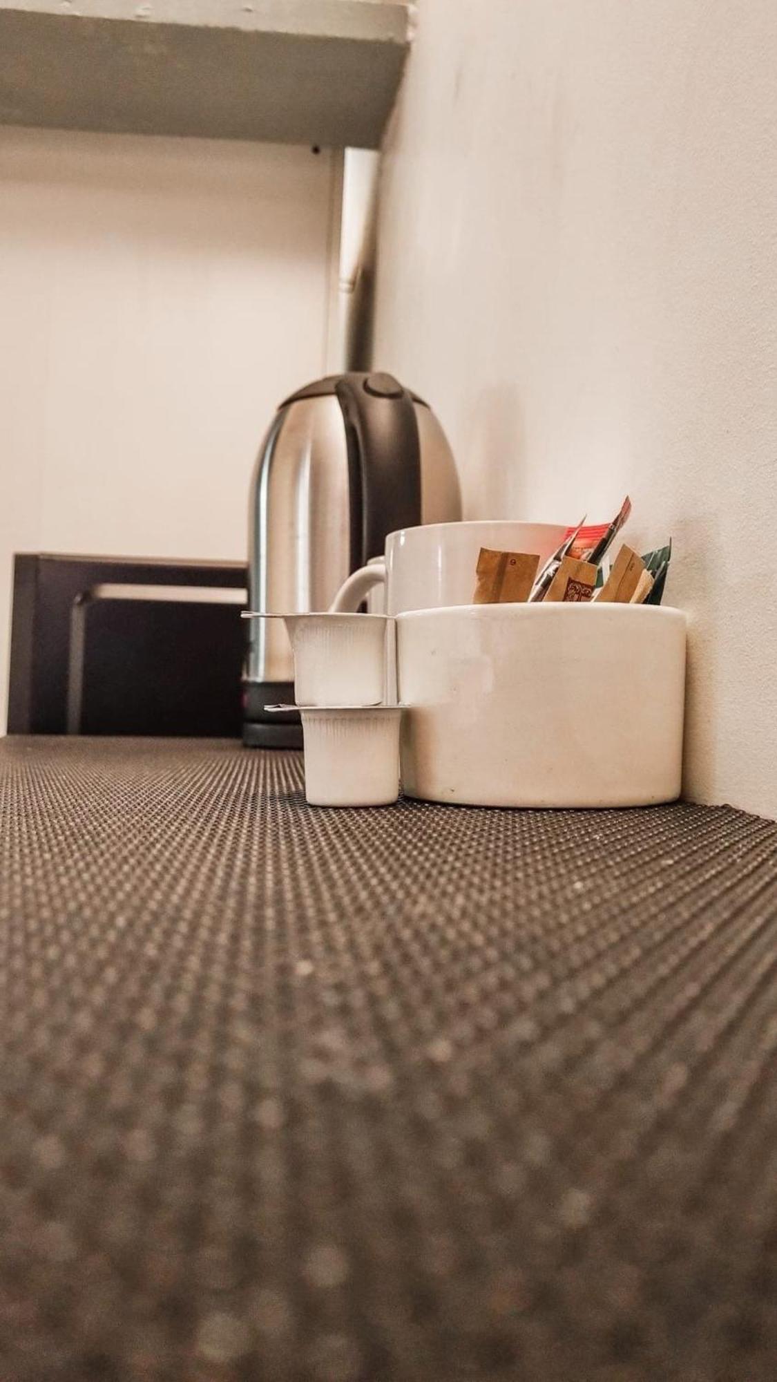 Stylish & Your East Hideaway * London