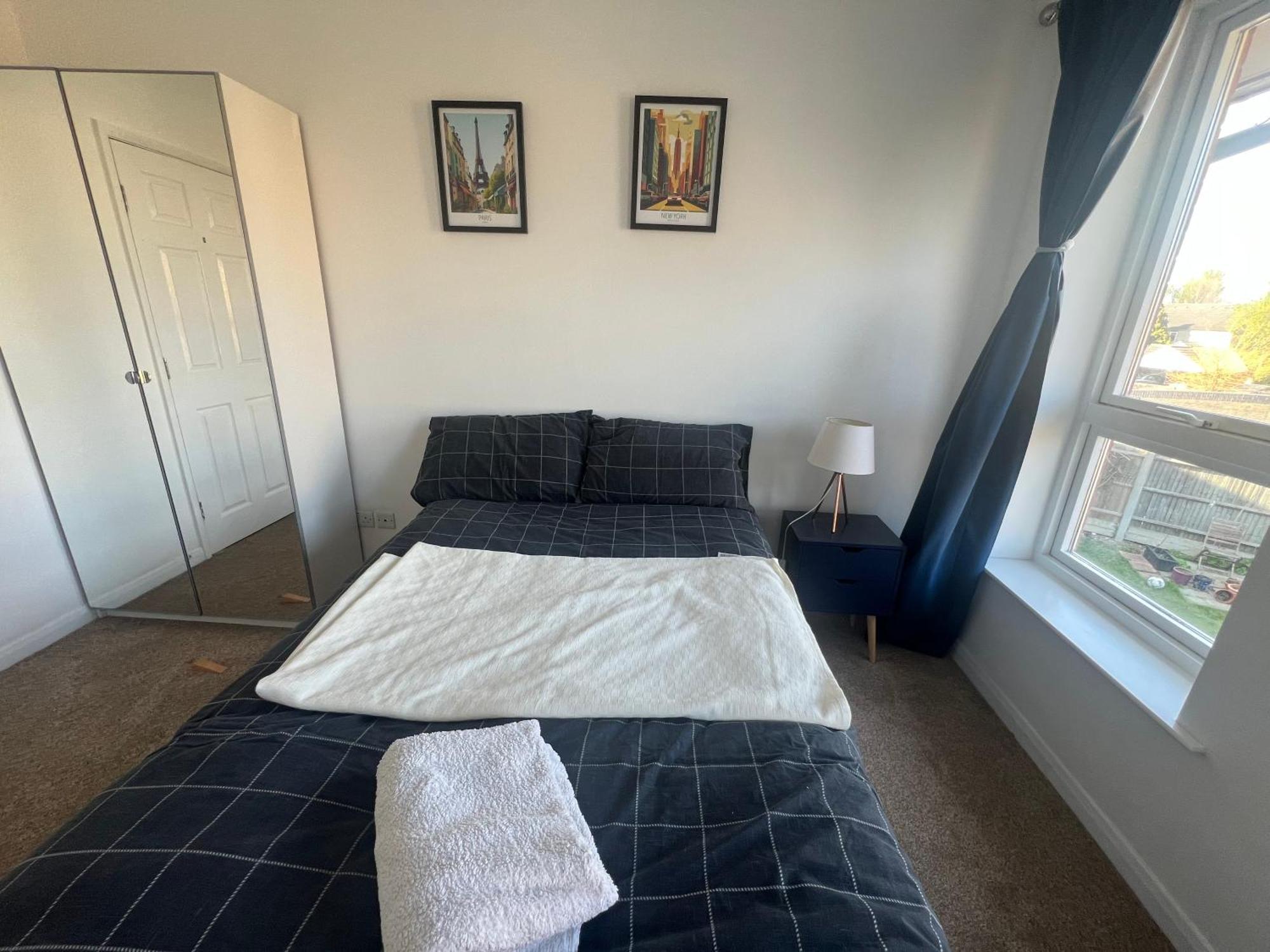 Cosy Double In Canada Water Homestay