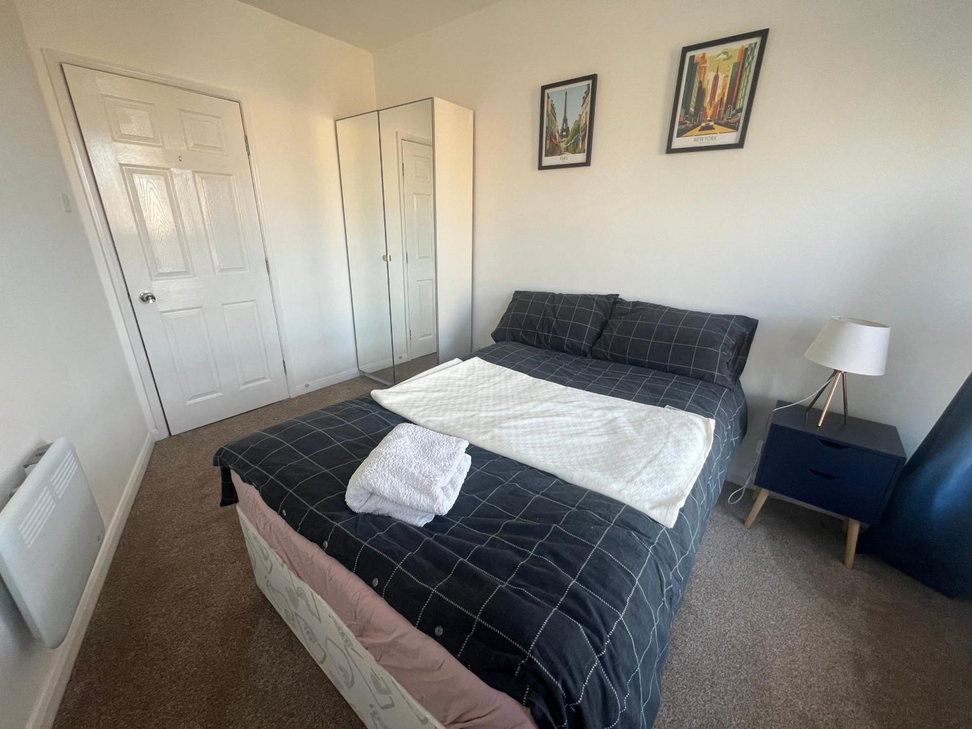Cosy Double In Canada Water Homestay London