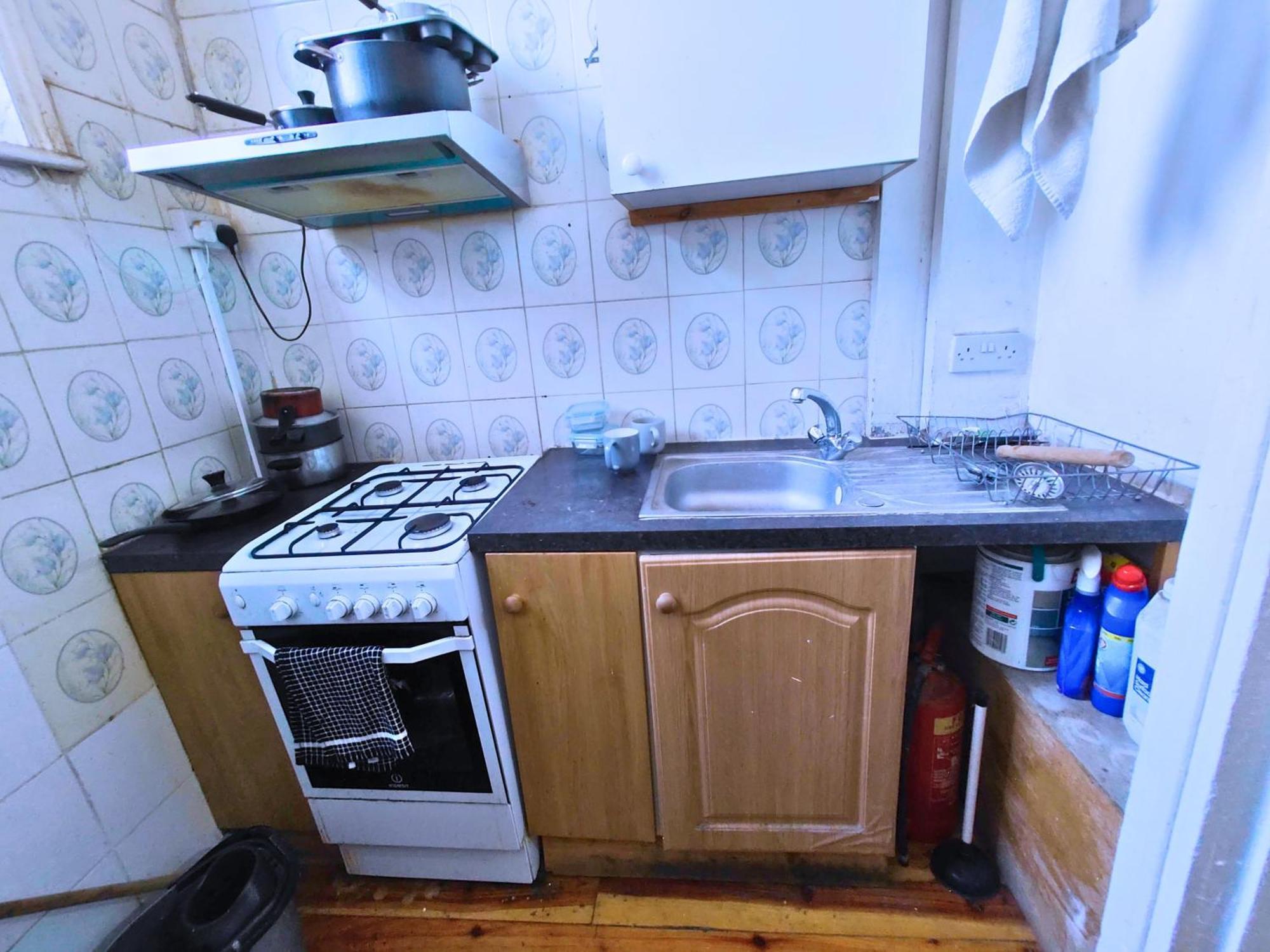 R4 Mezzanine Double Bed Balcony Apartment *