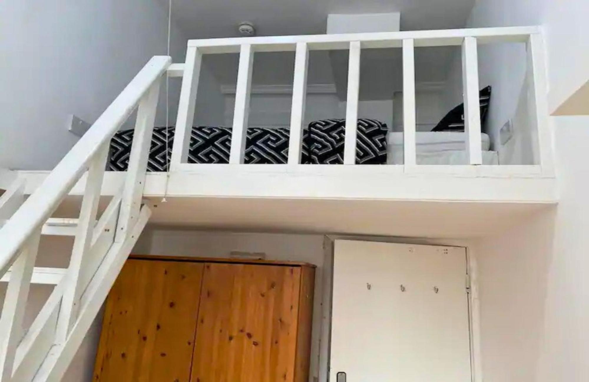R4 Mezzanine Double Bed Balcony Apartment London