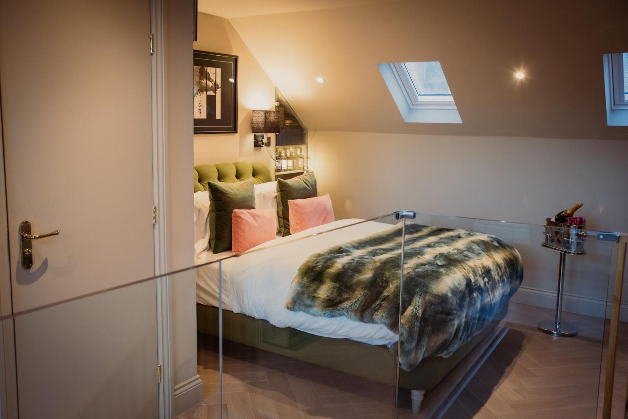 Apartment Loft With King Size Bed With En Bath