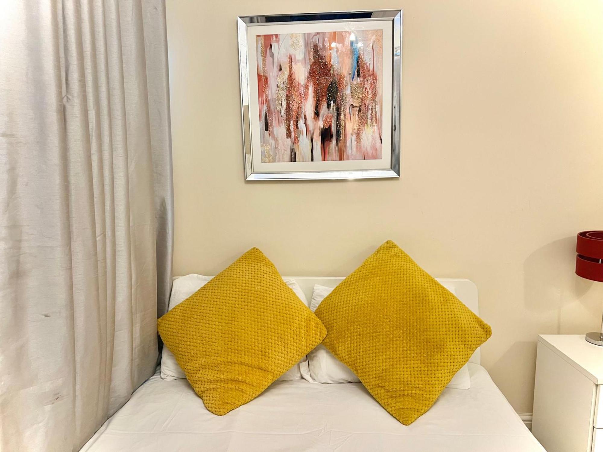 Cosy Retreat Near Tower Bridge London