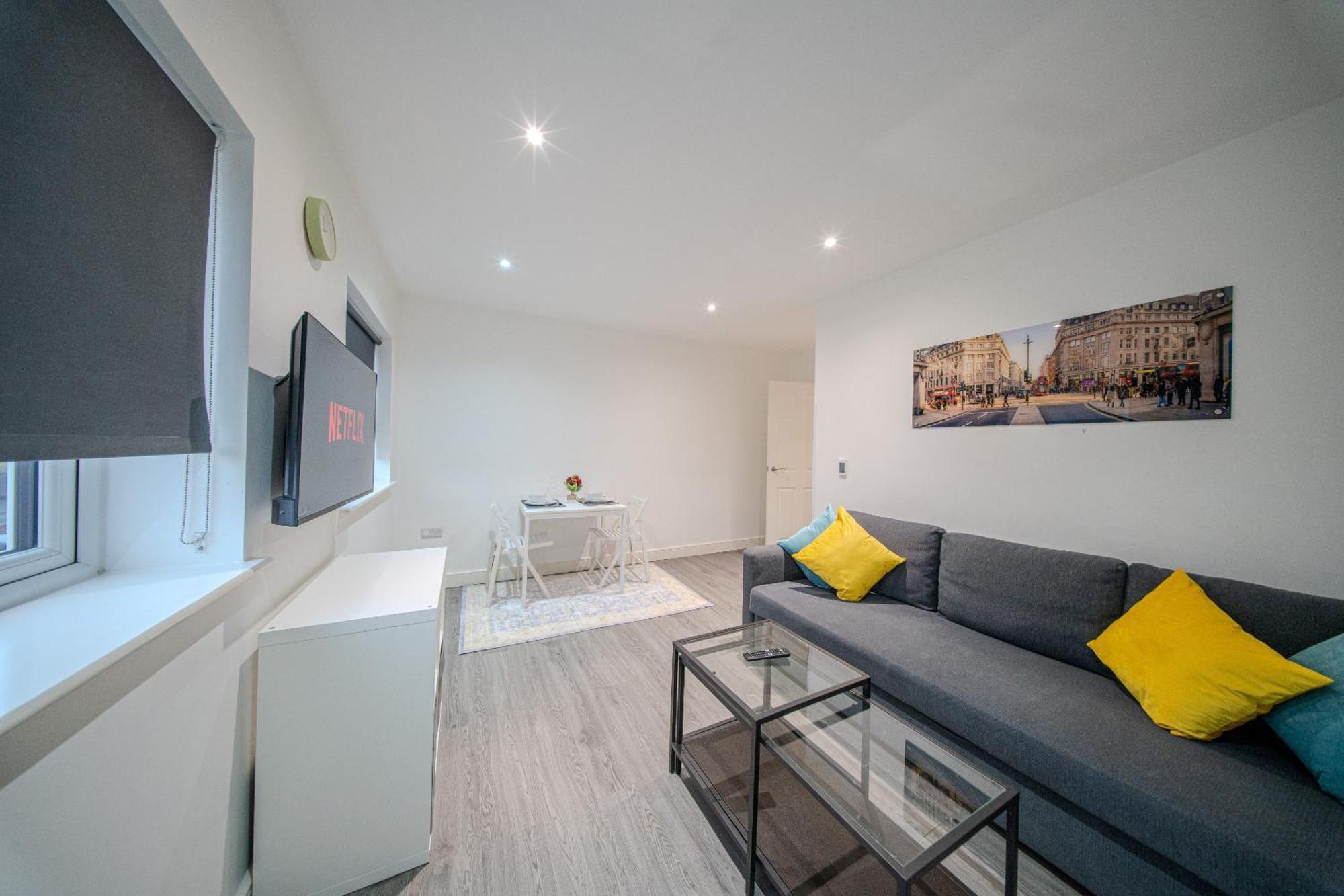 Luxury 4* Ilford