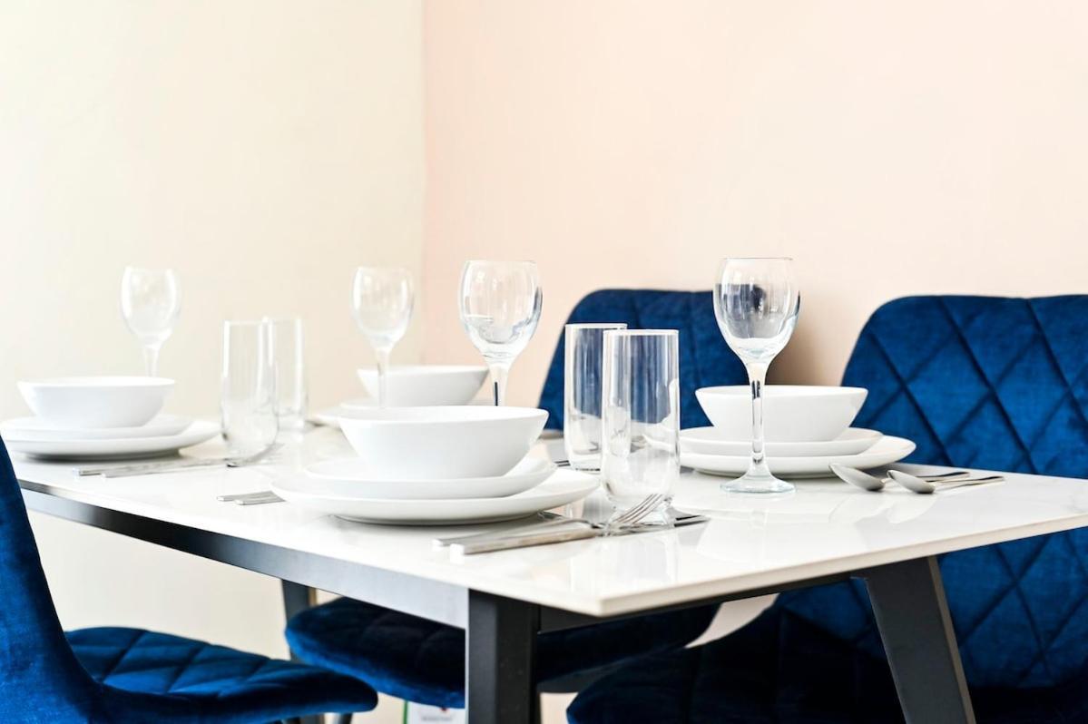 Ferienhaus Cozy 3 Bed In London, Free Parking, Sleeps 8! *