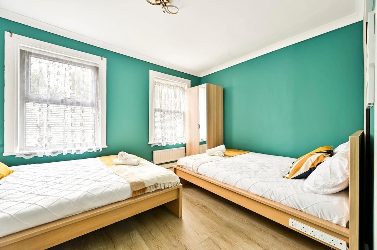 Cozy 3 Bed In London, Free Parking, Sleeps 8! Ferienhaus *