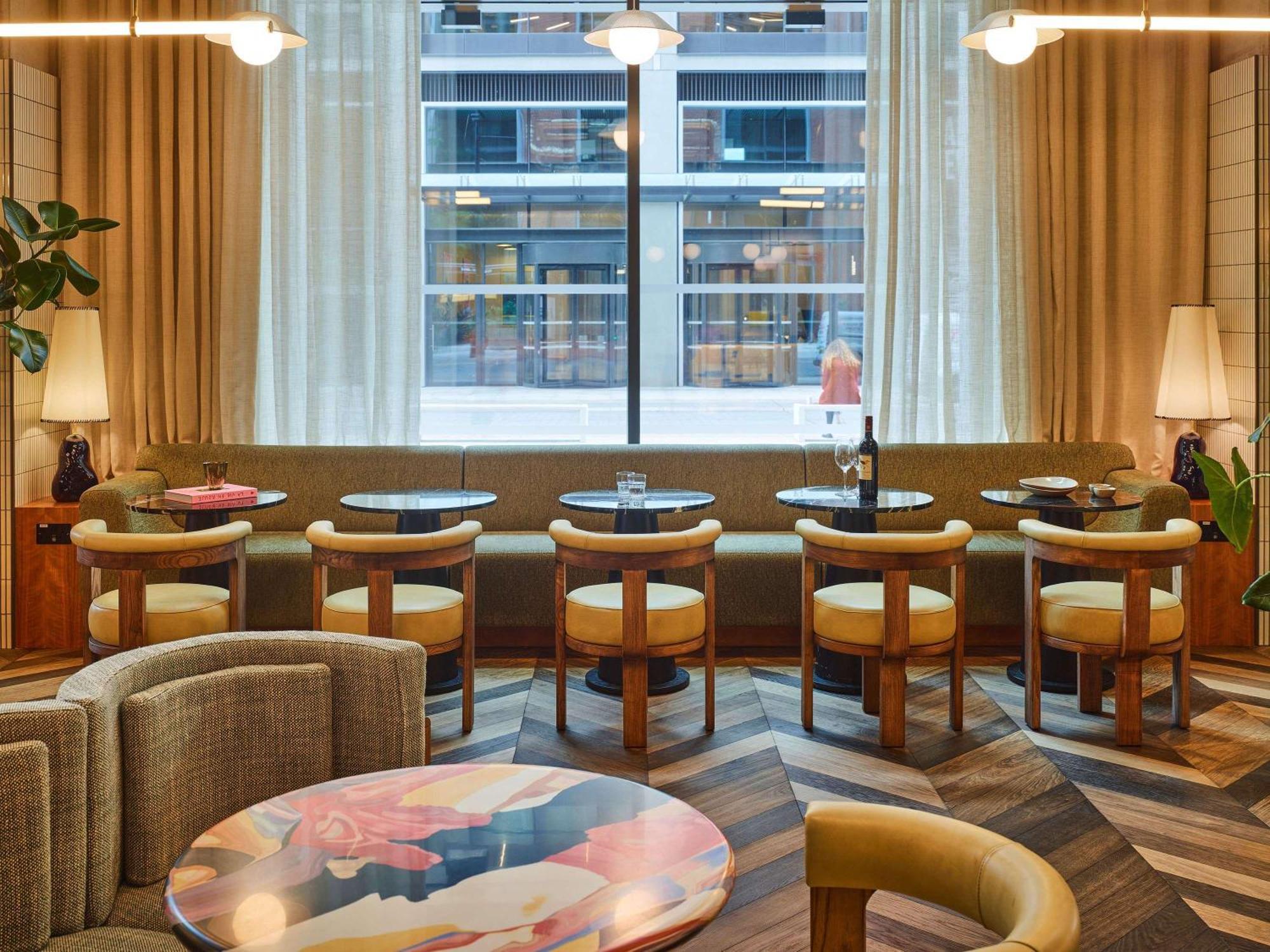 Hotel Tribe Canary Wharf 4*
