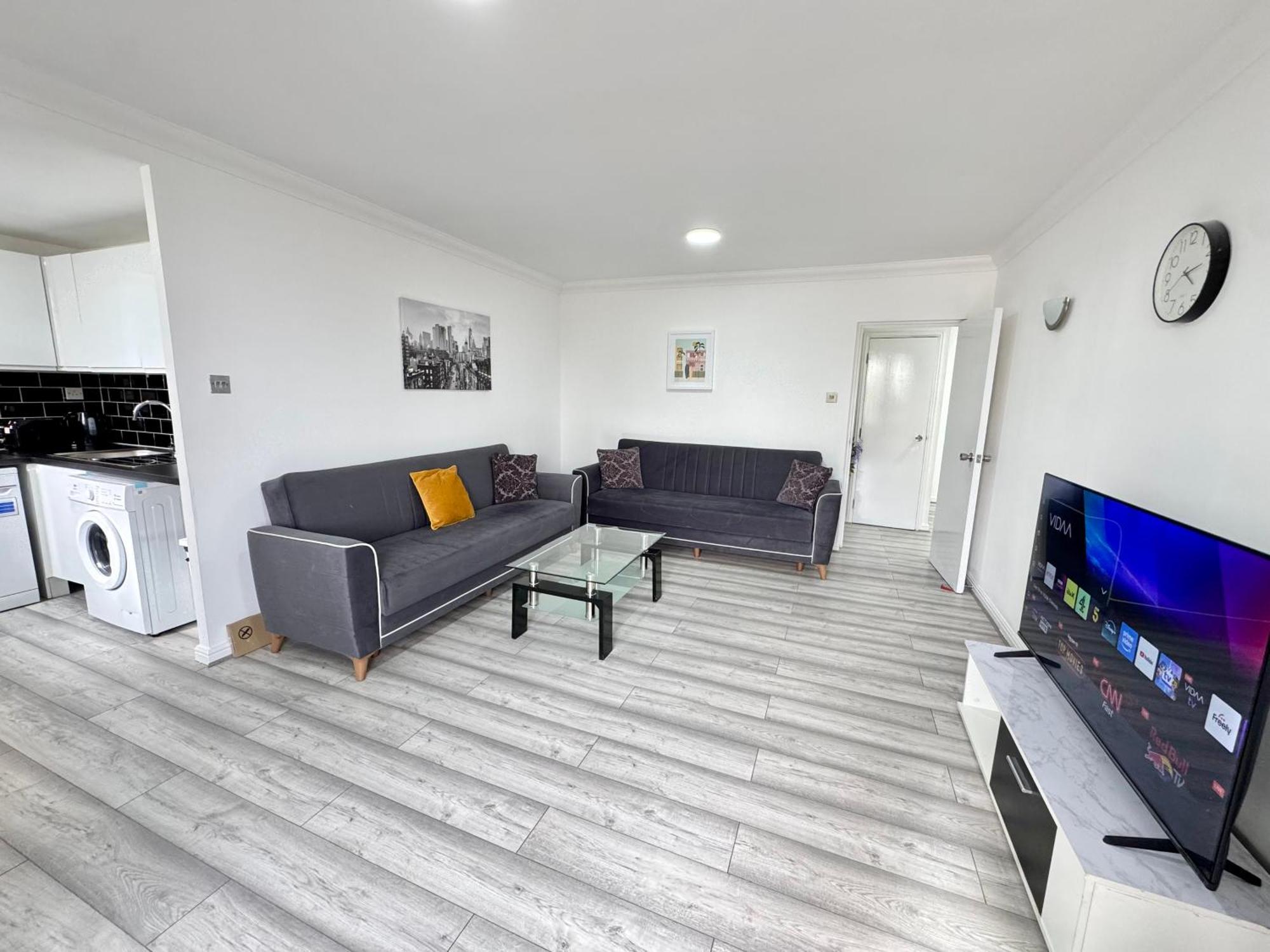 Apartment Amazing Riverview 3bedrooms, 2bathrooms, Balcony, Parking