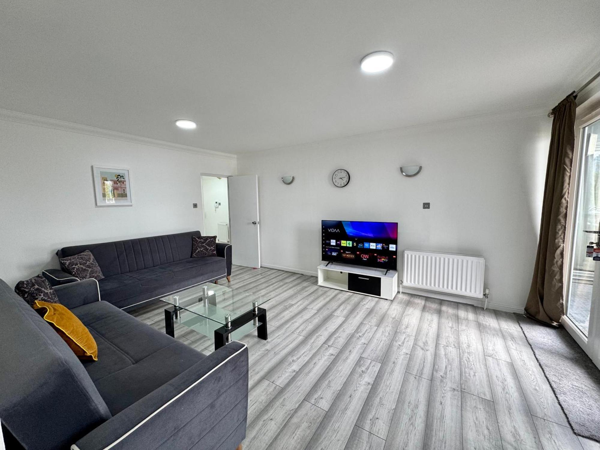 Amazing Riverview 3bedrooms, 2bathrooms, Balcony, Parking