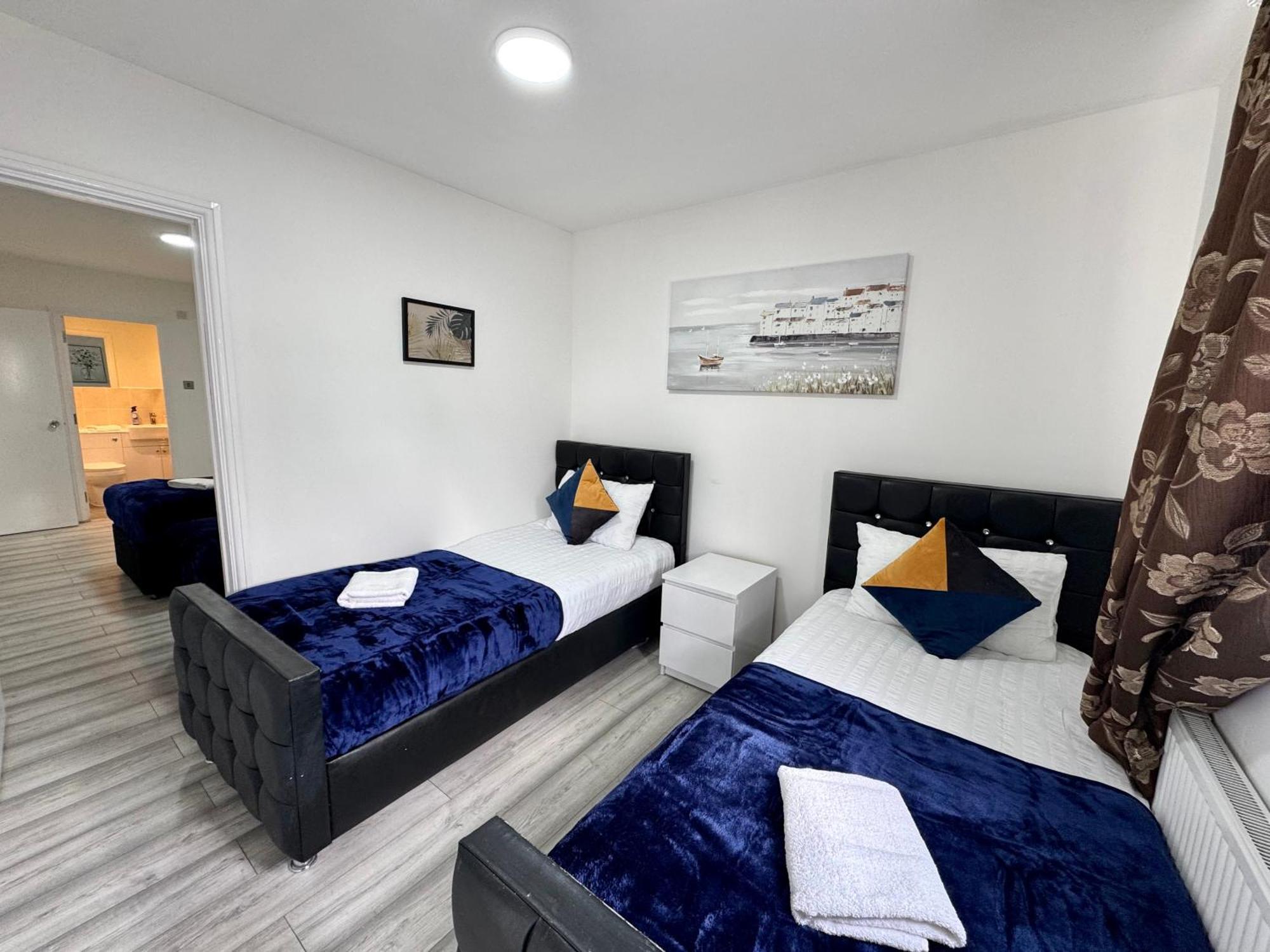 Apartment Amazing Riverview 3bedrooms, 2bathrooms, Balcony, Parking London