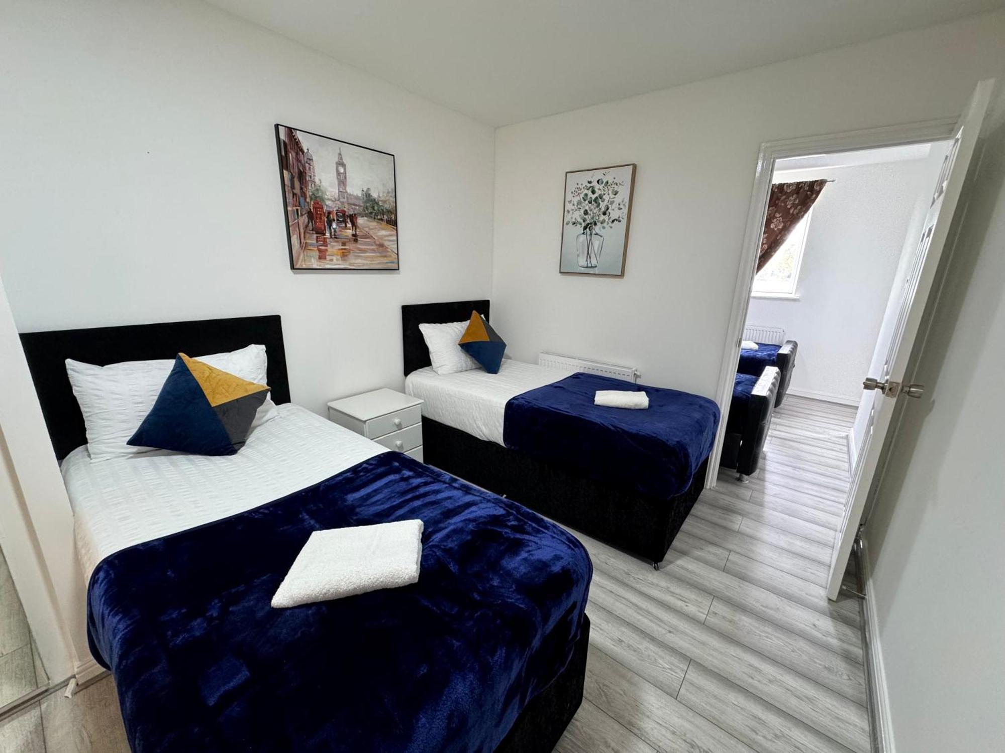 Apartment Amazing Riverview 3bedrooms, 2bathrooms, Balcony, Parking London