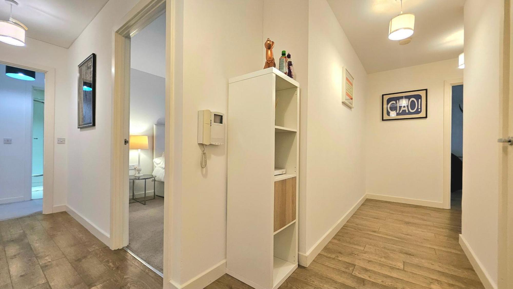 Apartment Athera - Festival Quarter, Canary Wharf 2 Bed, 2 Bath With Balcony And Gym Facility *