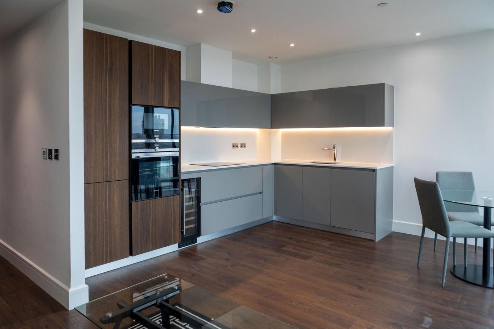 Apartment Enjoy Smart Living In Lovely Apartment. *