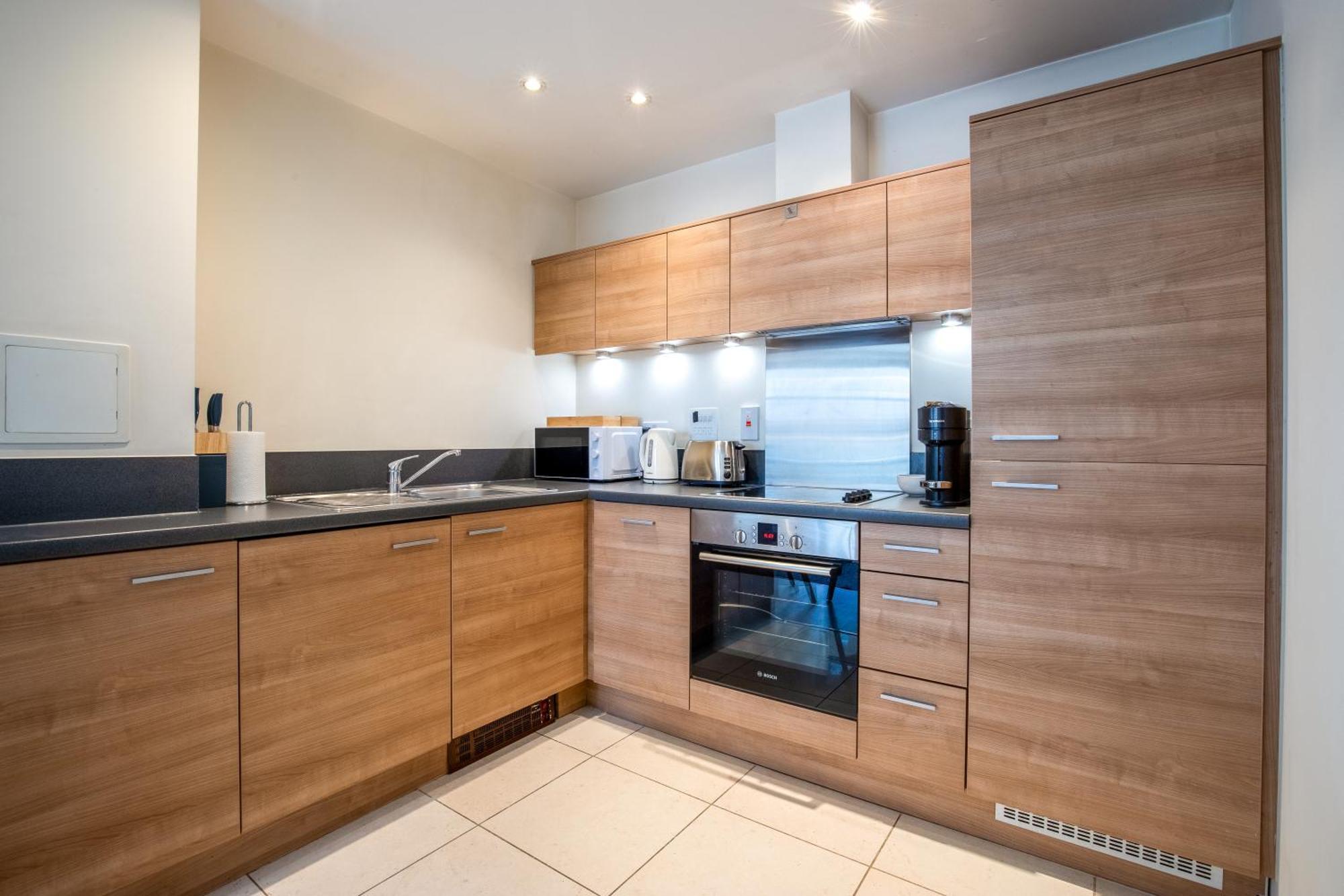 Londwell, & Limehouse Balcony - Views Apartment *