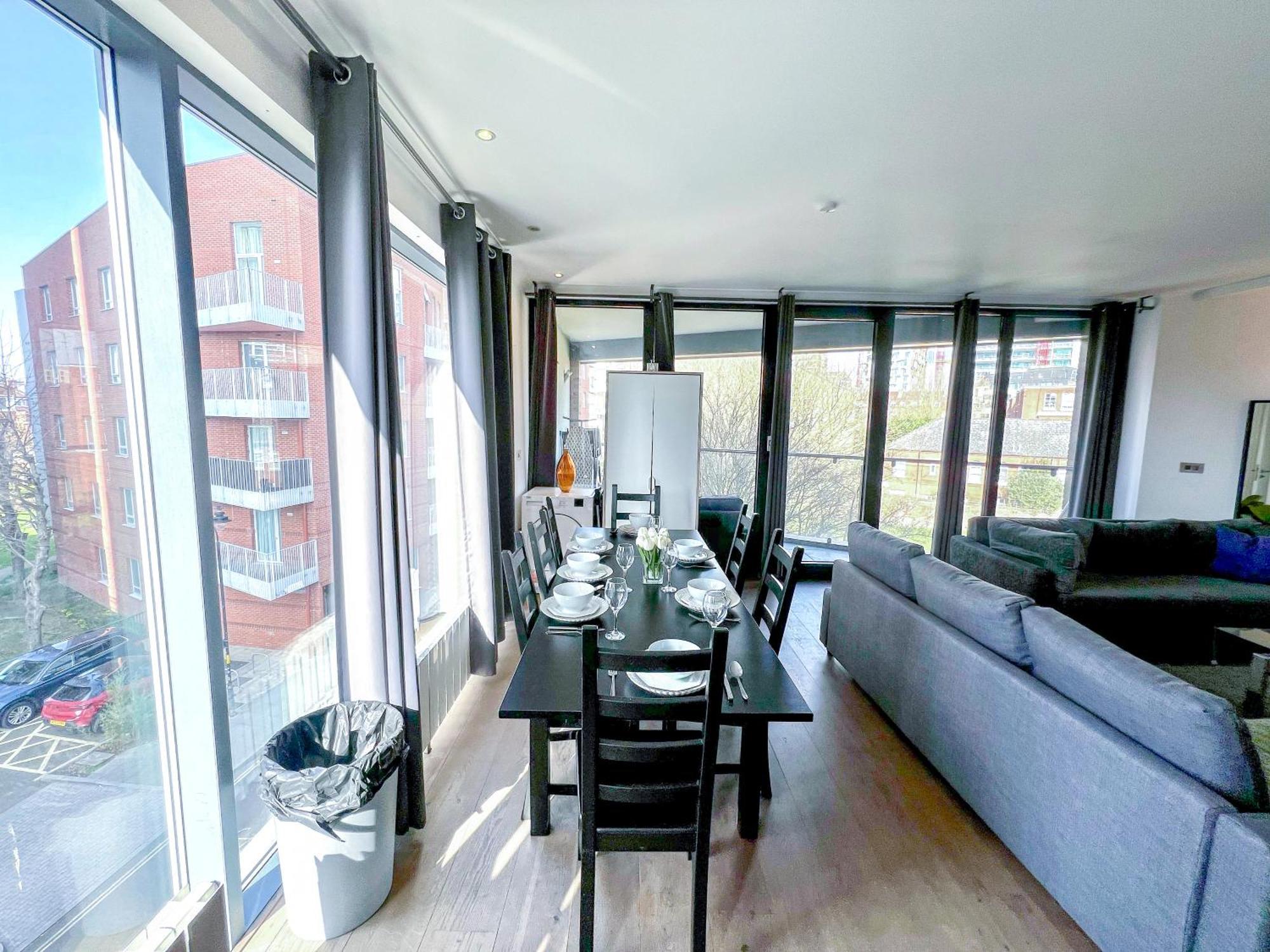 Sleek 3-bedroom Flat With Lift & Wi-fi In Southwark, Borough Near The Shard *