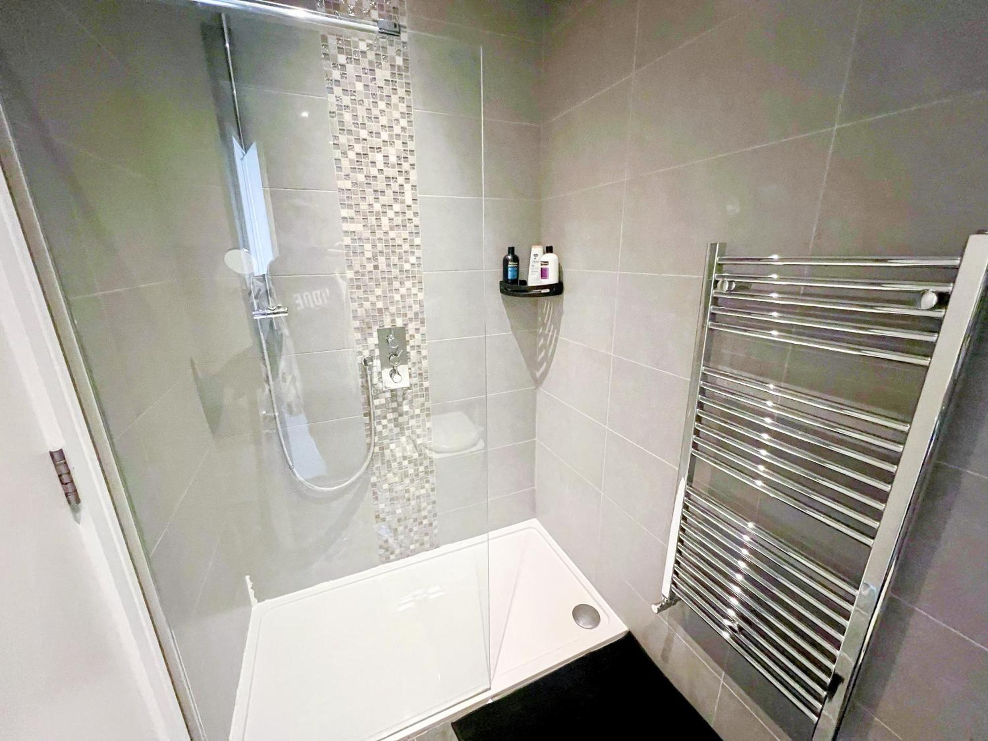 Sleek 3-bedroom Flat With Lift & Wi-fi In Southwark, Borough Near The Shard Apartment *
