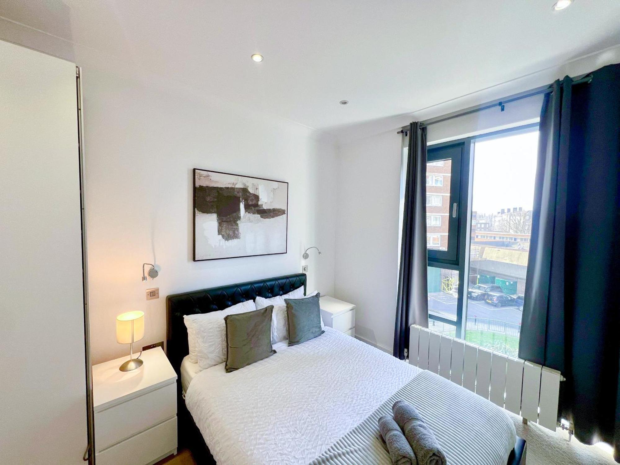 Sleek 3-bedroom Flat With Lift & Wi-fi In Southwark, Borough Near The Shard
