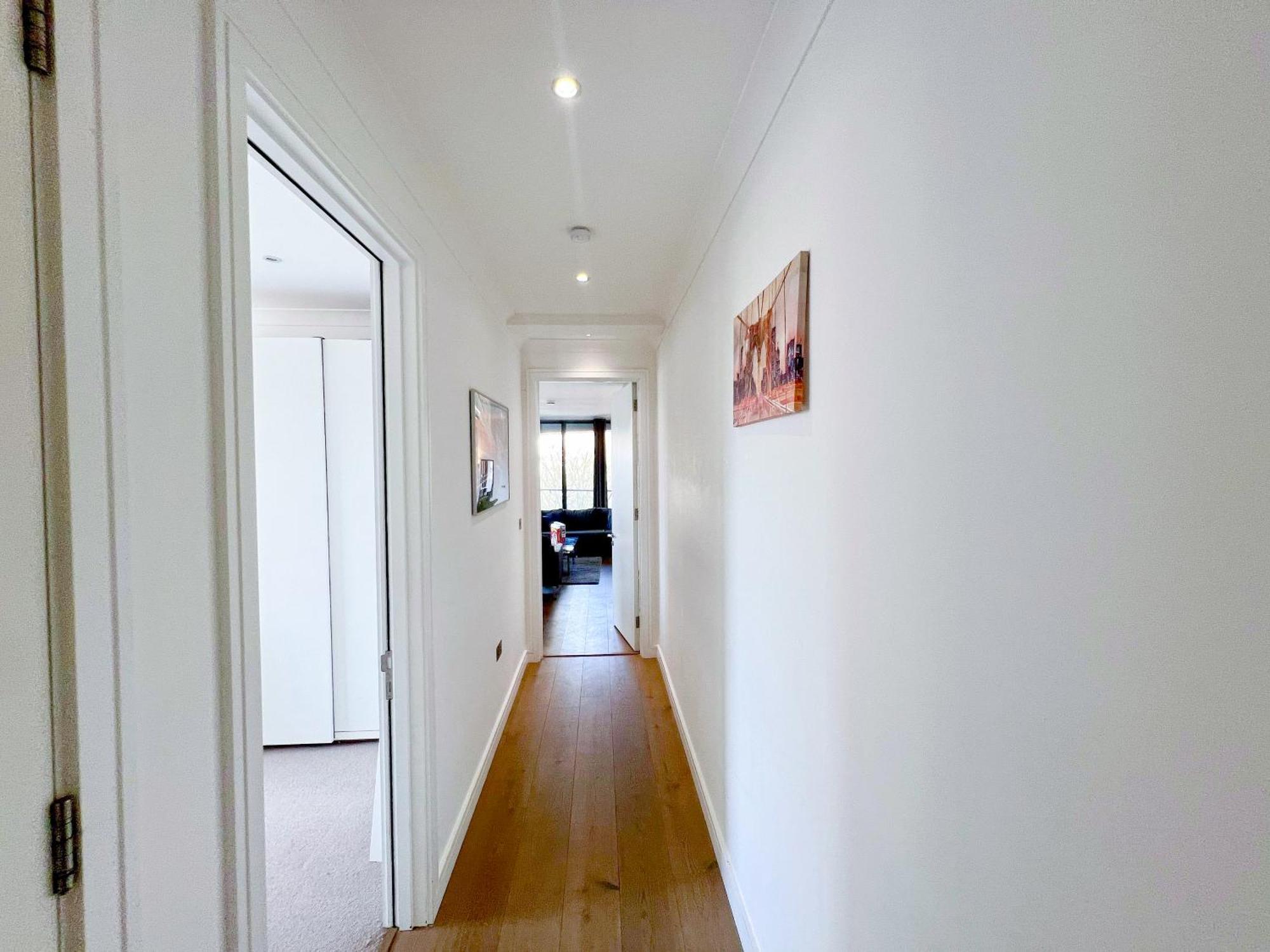 Sleek 3-bedroom Flat With Lift & Wi-fi In Southwark, Borough Near The Shard Apartment London