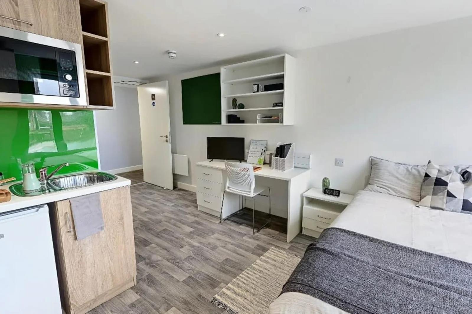The Cube Greenwich Premium Studios * London