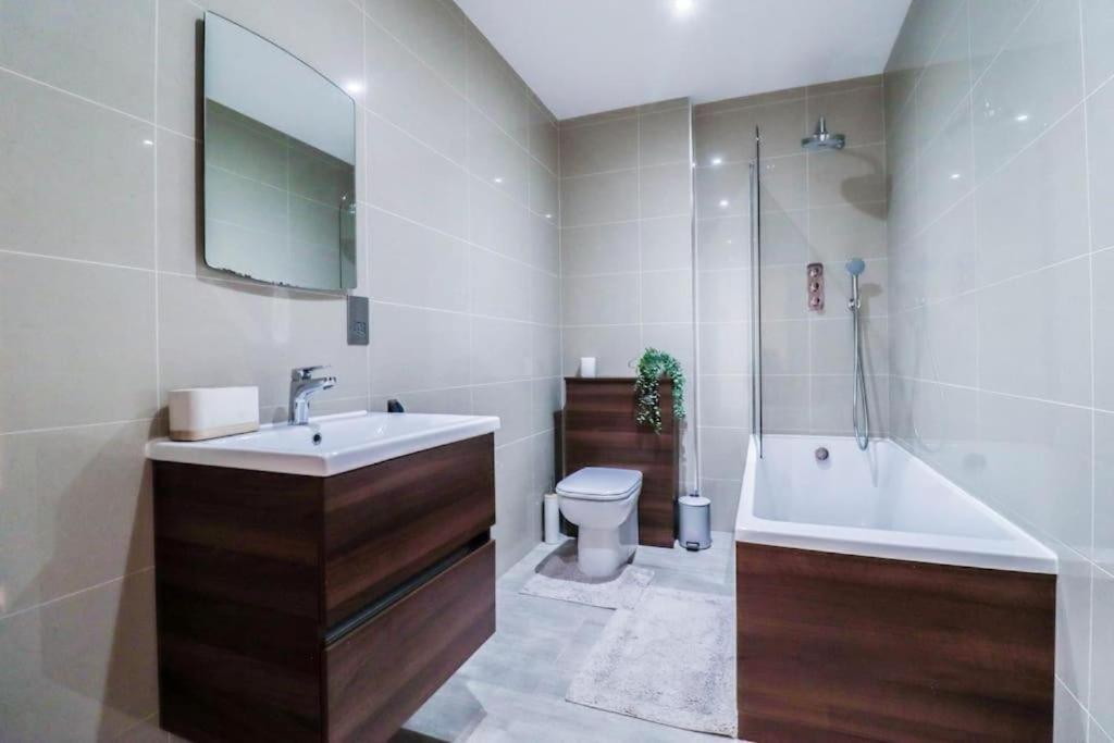 Luxury 2 Bedroom Apartamento *