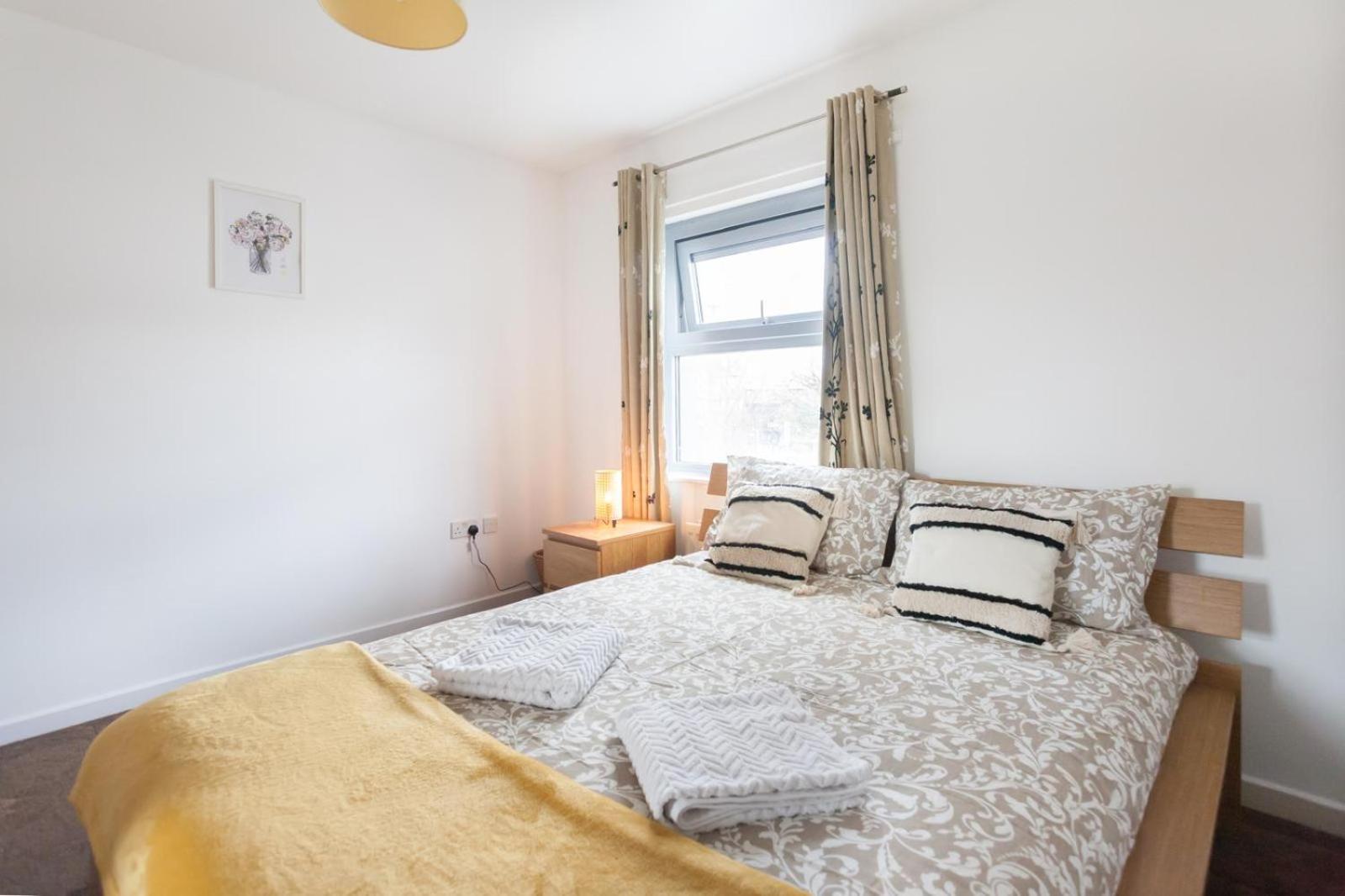 2 Bed Entire * London