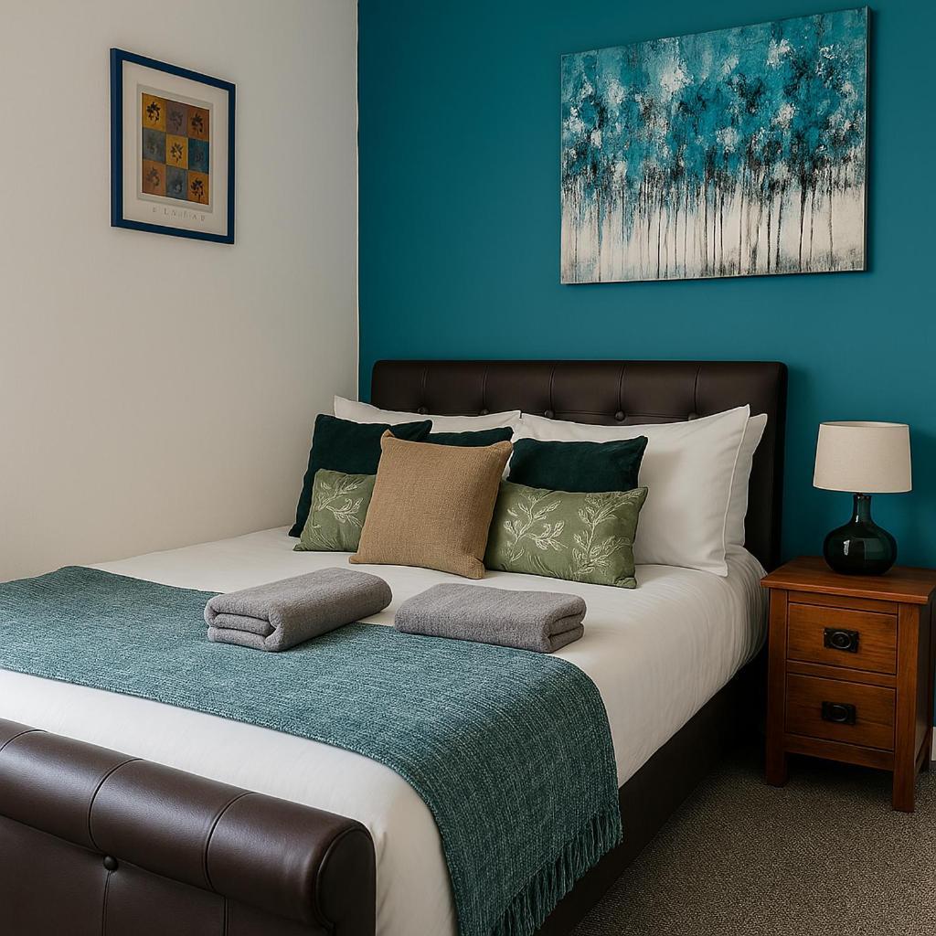 Spacious 4-bed With Secured Parking Near Abba Arena, Stadium, Tube & In Bustling Zone 2 *