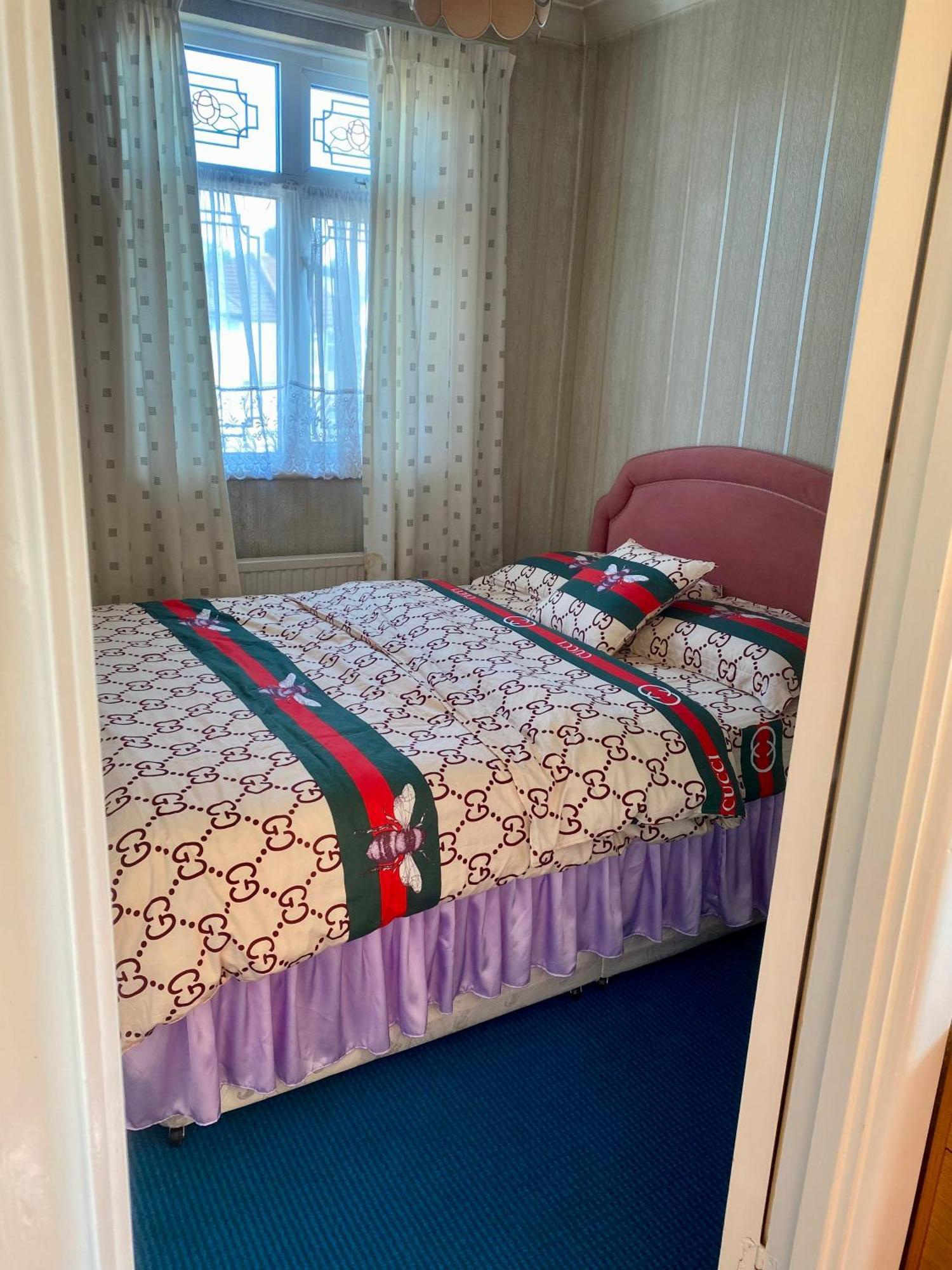 Holiday home Barking House Sleeps 12 - Parking - Train Tube - Airport *