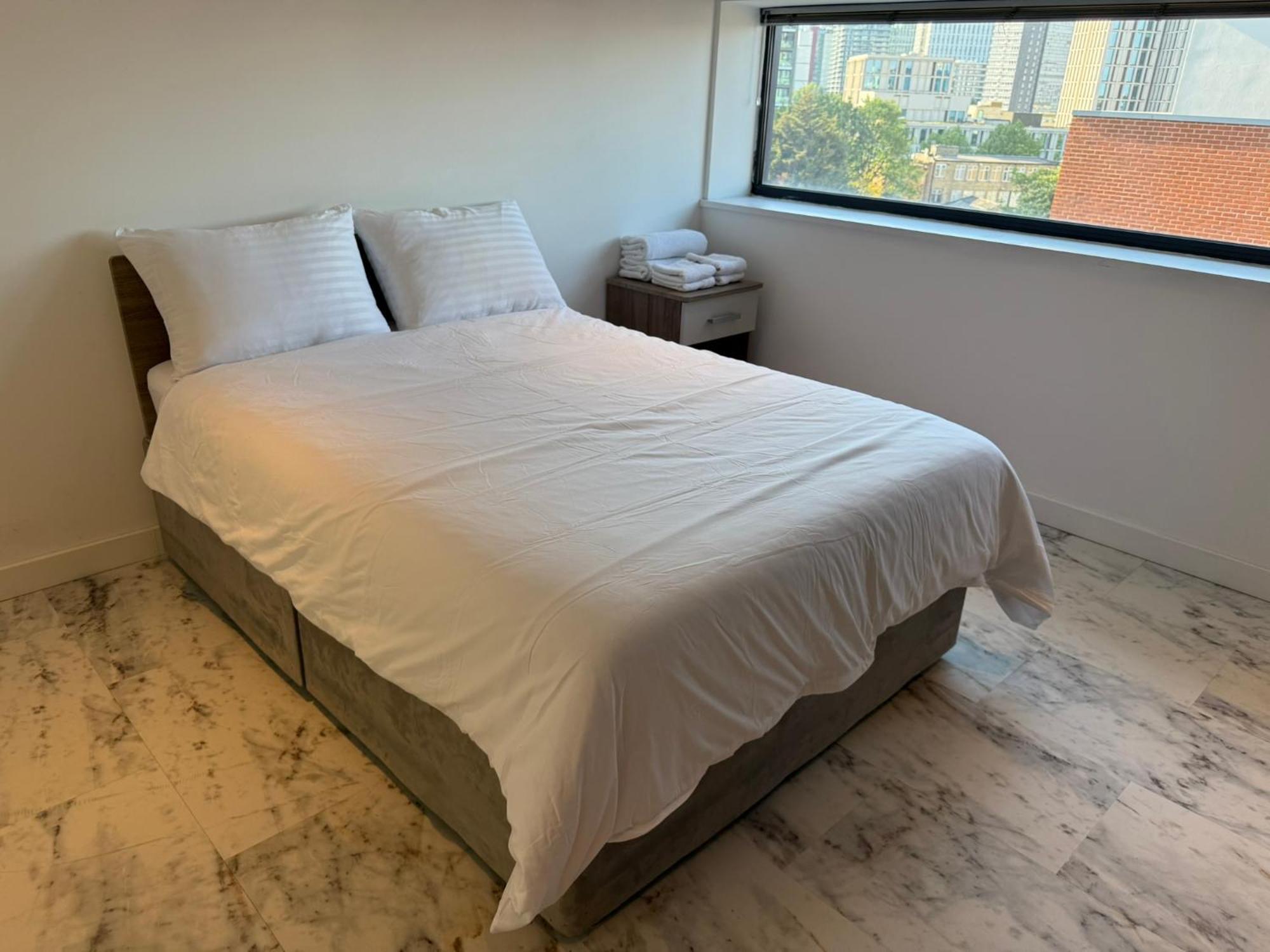 Entire Flat With 2X Bedrooms, 2X Bathrooms And A Big Living Room In The Olympic Park And Westfield At Stratford Hotel