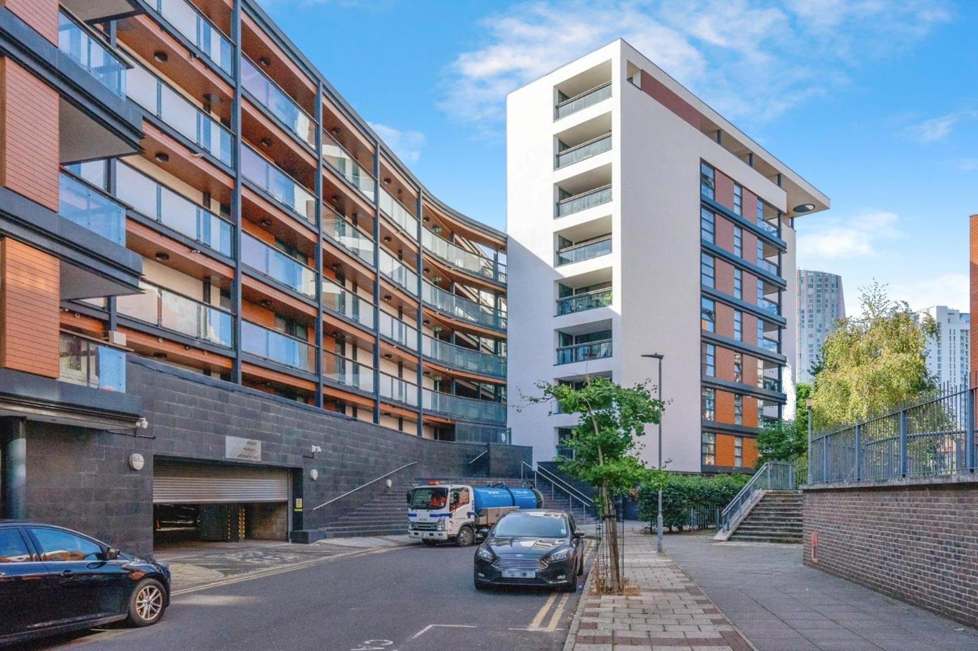 Entire Flat With 2X Bedrooms, 2X Bathrooms And A Big Living Room In The Olympic Park And Westfield At Stratford London