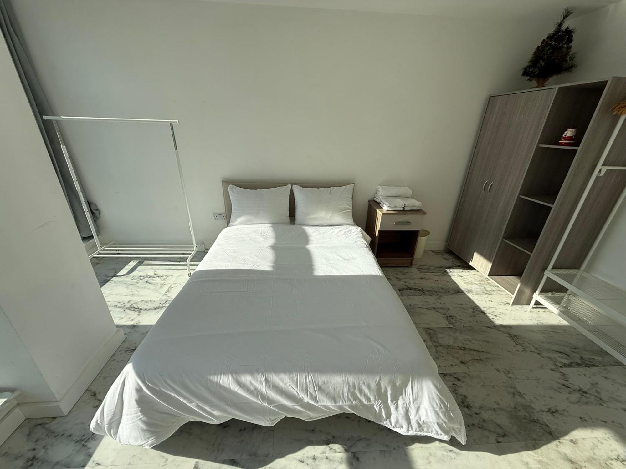 Entire Flat With 2X Bedrooms, 2X Bathrooms And A Big Living Room In The Olympic Park And Westfield At Stratford Hotel