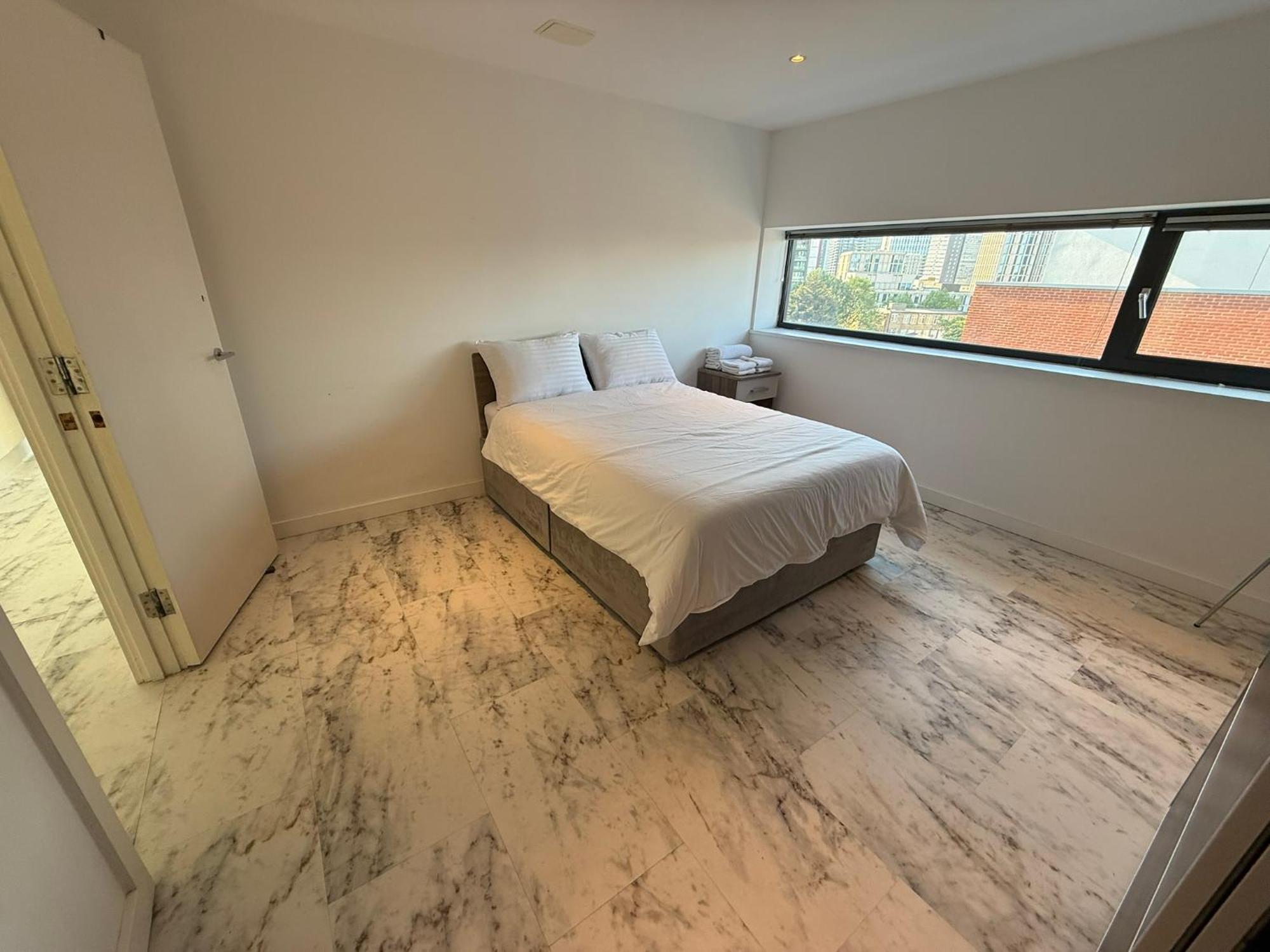 Entire Flat With 2X Bedrooms, 2X Bathrooms And A Big Living Room In The Olympic Park And Westfield At Stratford Hotel