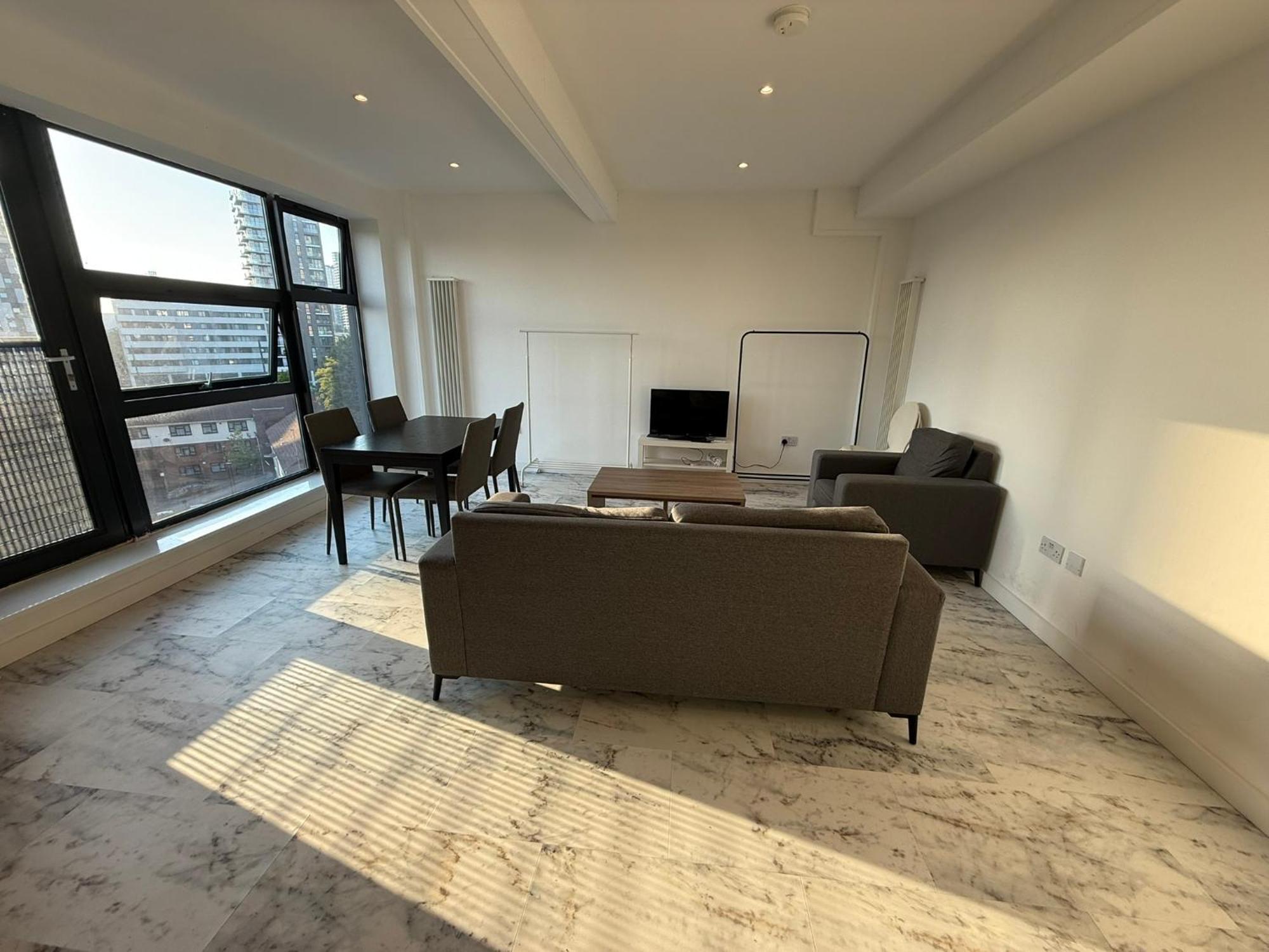 Entire Flat With 2X Bedrooms, 2X Bathrooms And A Big Living Room In The Olympic Park And Westfield At Stratford Hotel 5*