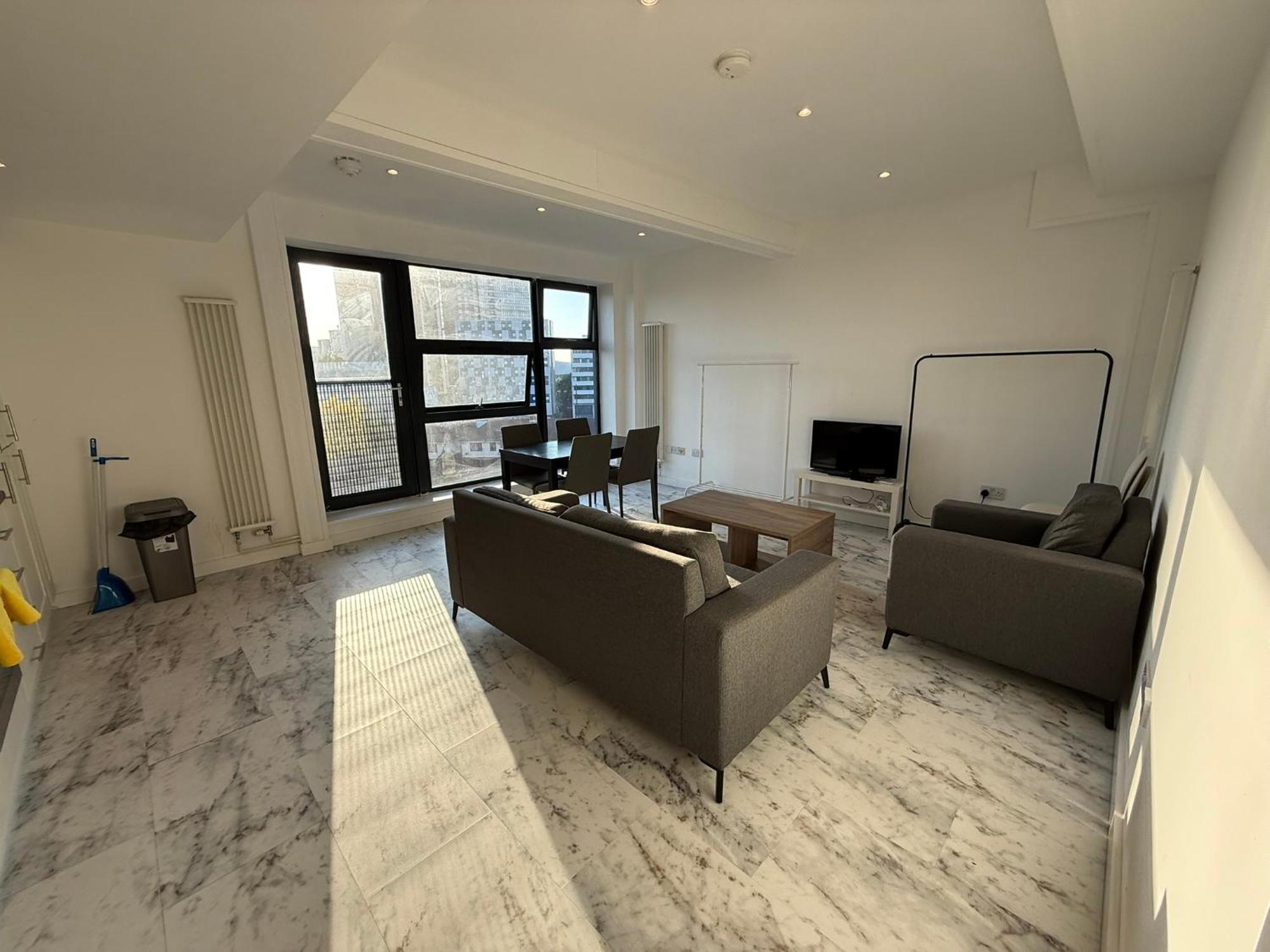 Entire Flat With 2X Bedrooms, 2X Bathrooms And A Big Living Room In The Olympic Park And Westfield At Stratford Hotel 5*