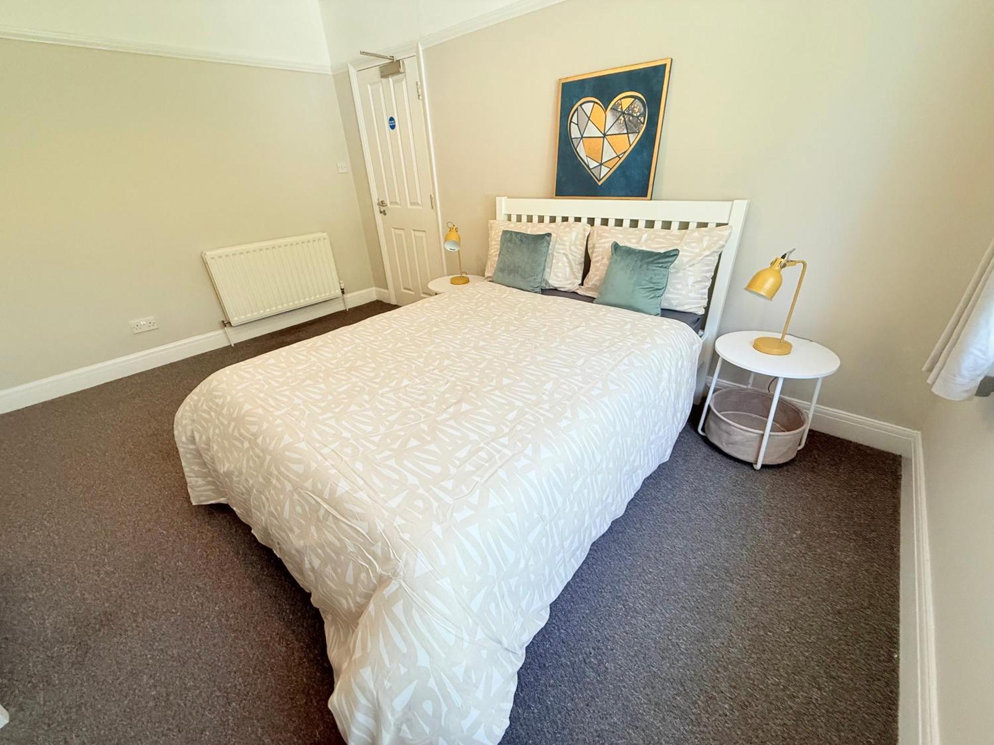 Apartment Large 5 Bedroom House Close To Station London