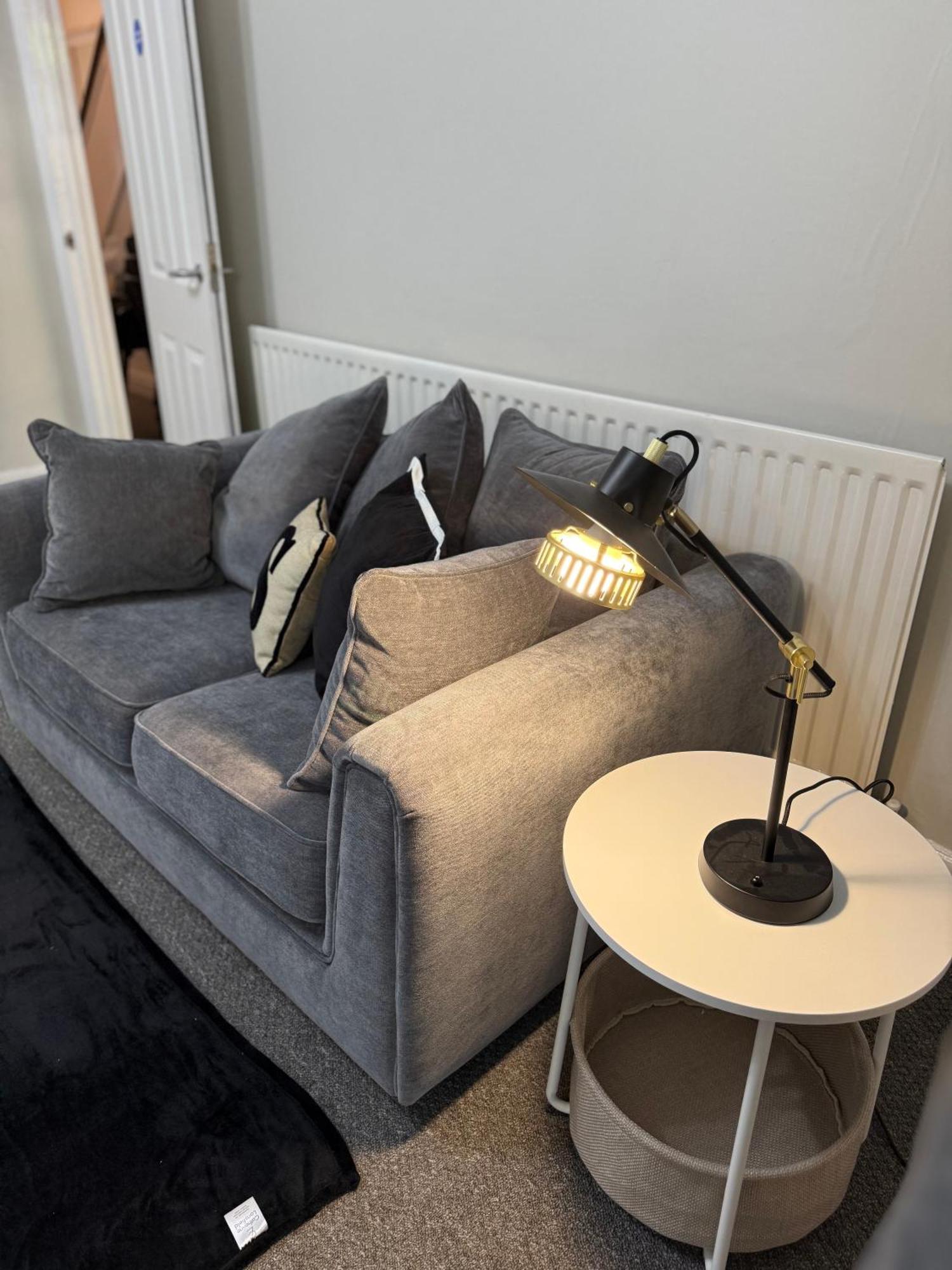 Large 5 Bedroom House Close To Station