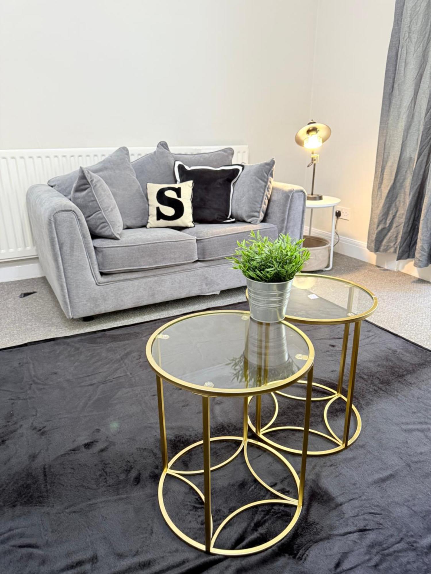 Large 5 Bedroom House Close To Station