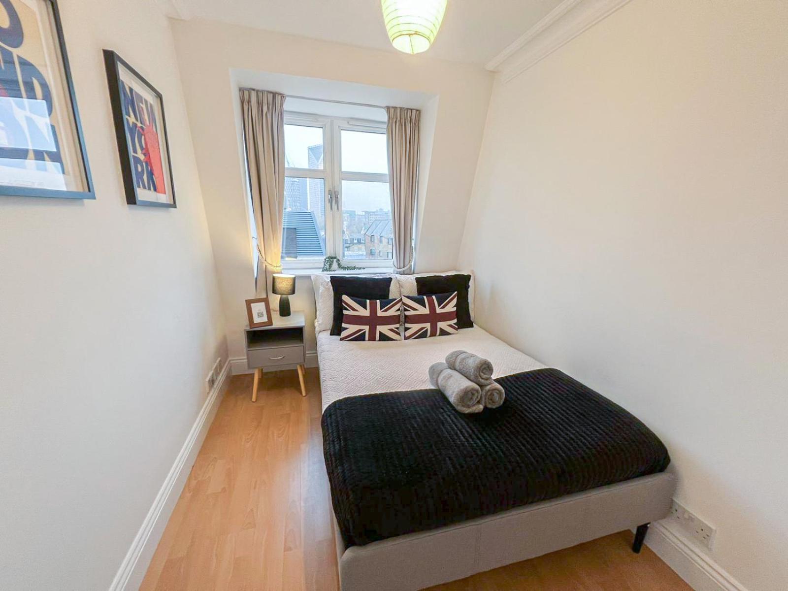 3 Bedroom Flat With Free Secured Parking In Borough Near The Shard, Bermondsey *