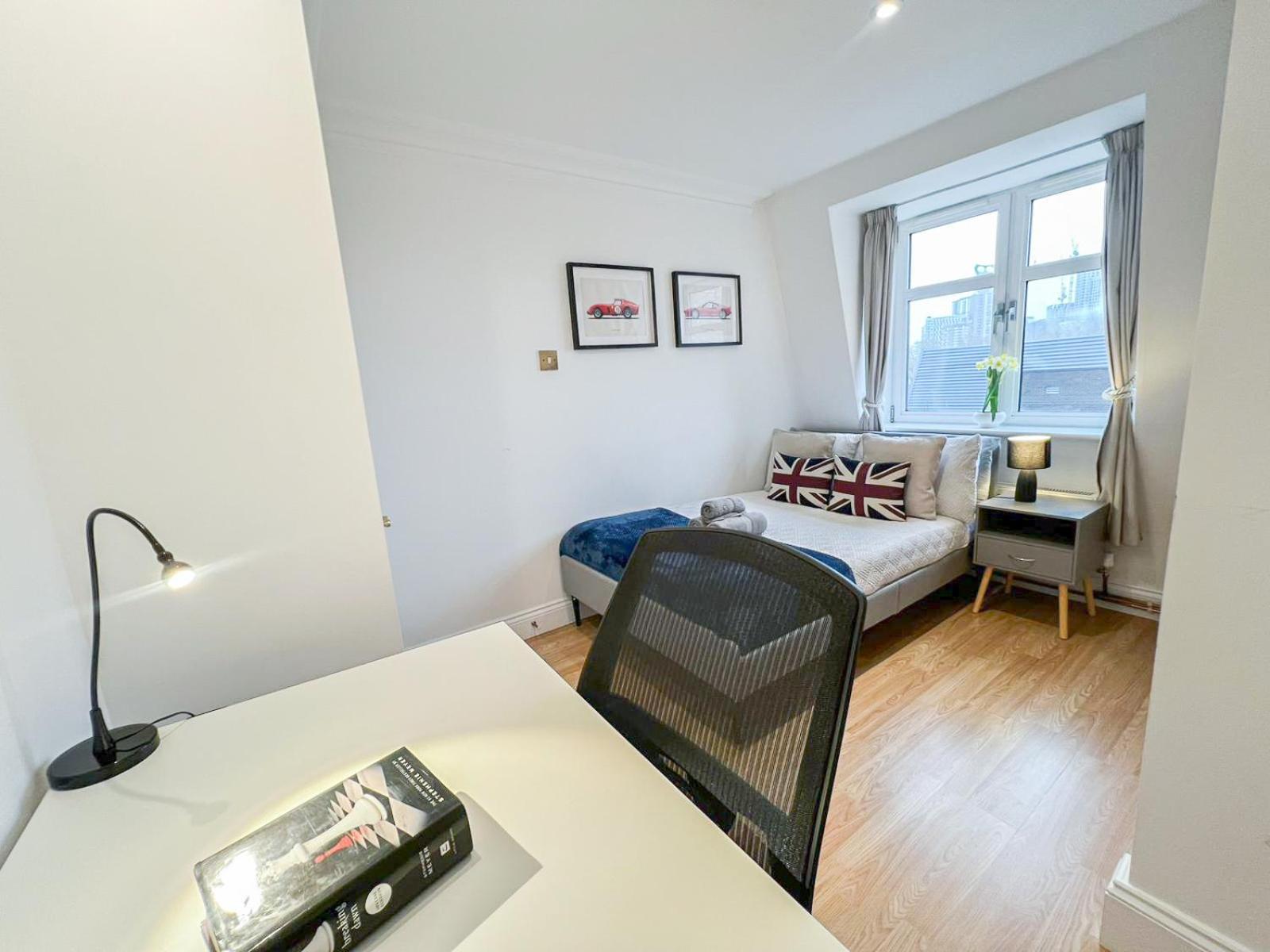 3 Bedroom Flat With Free Secured Parking In Borough Near The Shard, Bermondsey * London