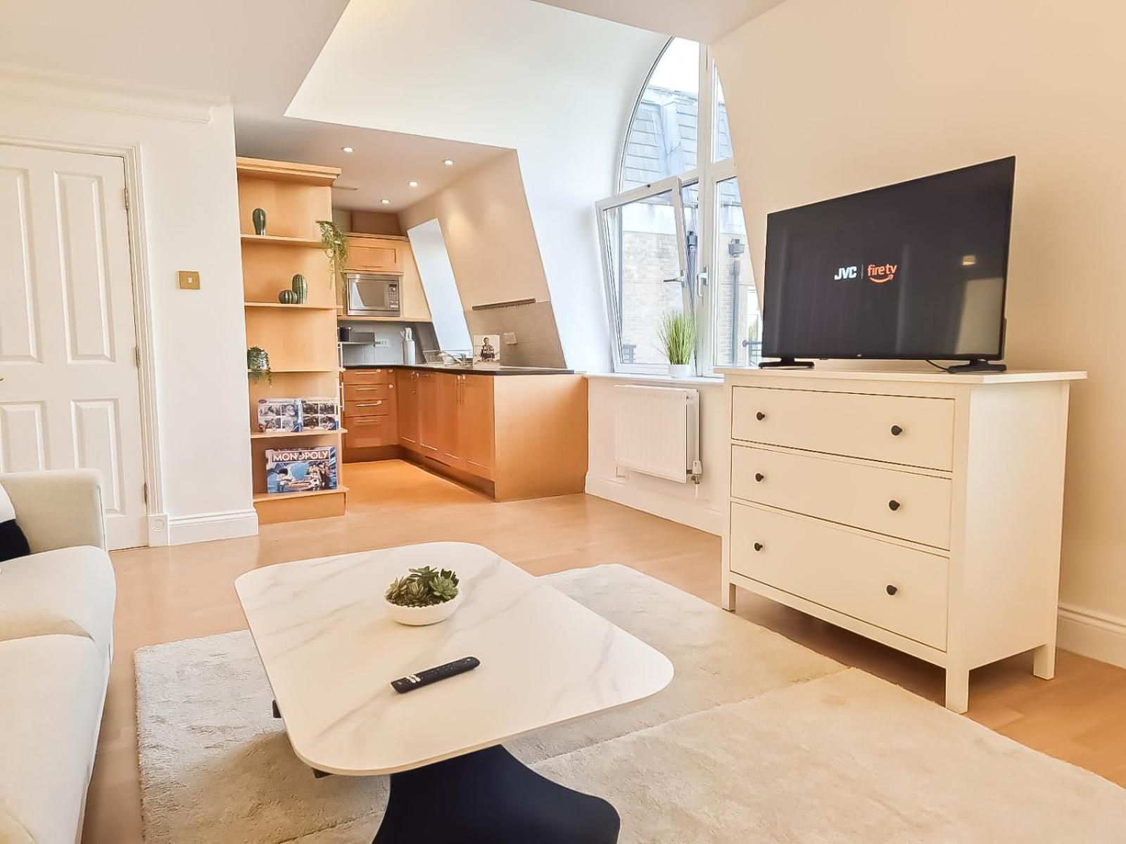 3 Bedroom Flat With Free Secured Parking In Borough Near The Shard, Bermondsey London