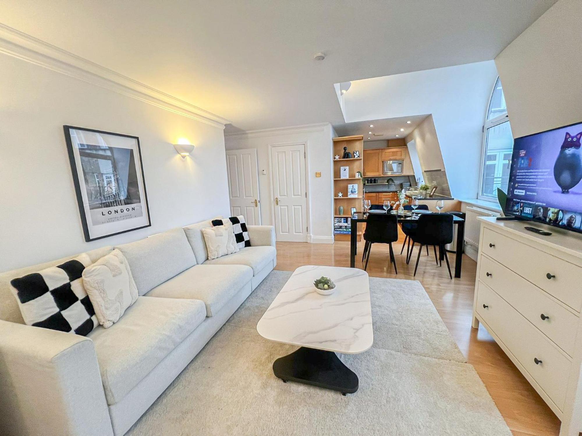 Apartment 3 Bedroom Flat With Free Secured Parking In Borough Near The Shard, Bermondsey