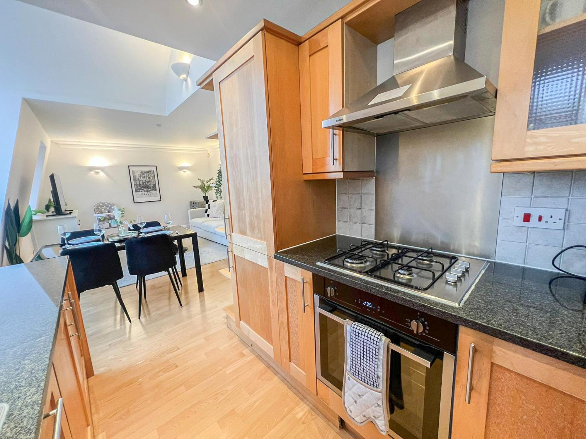 3 Bedroom Flat With Free Secured Parking In Borough Near The Shard, Bermondsey London