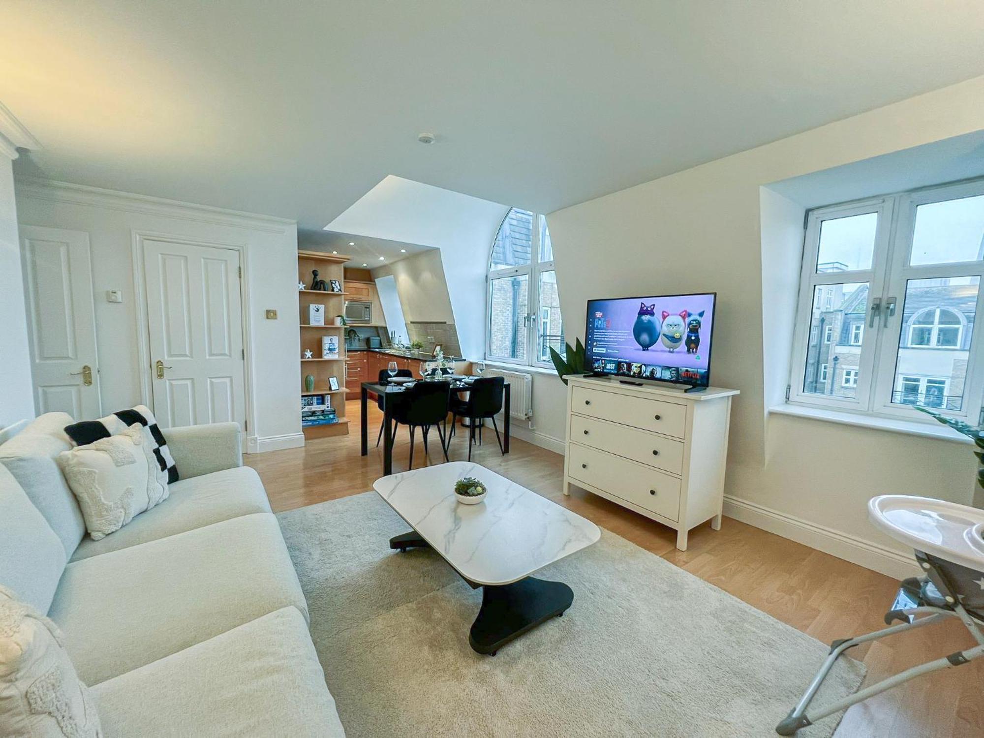 3 Bedroom Flat With Free Secured Parking In Borough Near The Shard, Bermondsey * London