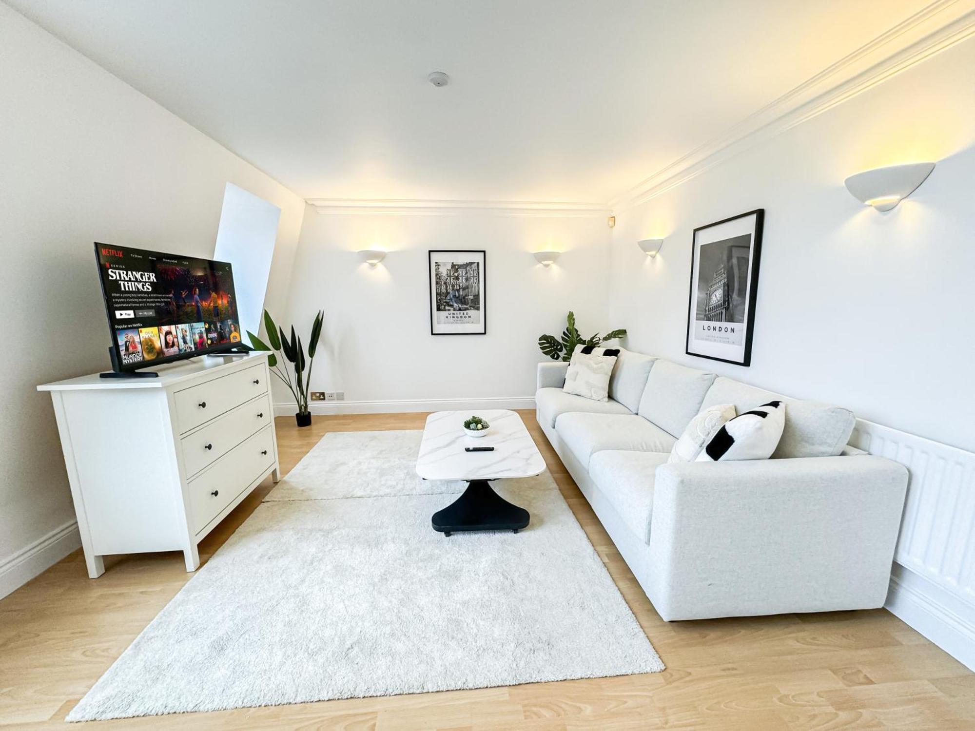 Apartment 3 Bedroom Flat With Free Secured Parking In Borough Near The Shard, Bermondsey London
