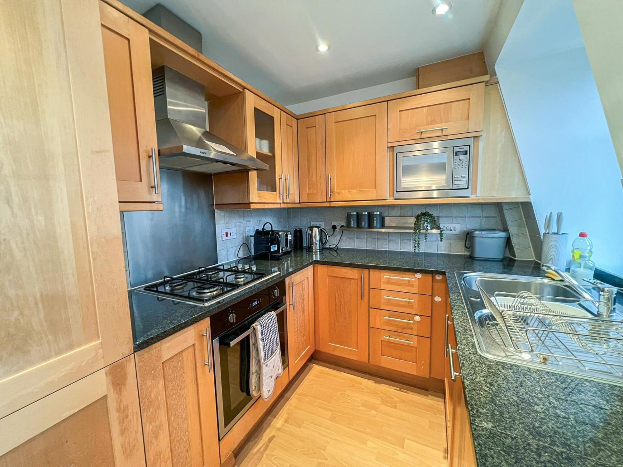 3 Bedroom Flat With Free Secured Parking In Borough Near The Shard, Bermondsey London
