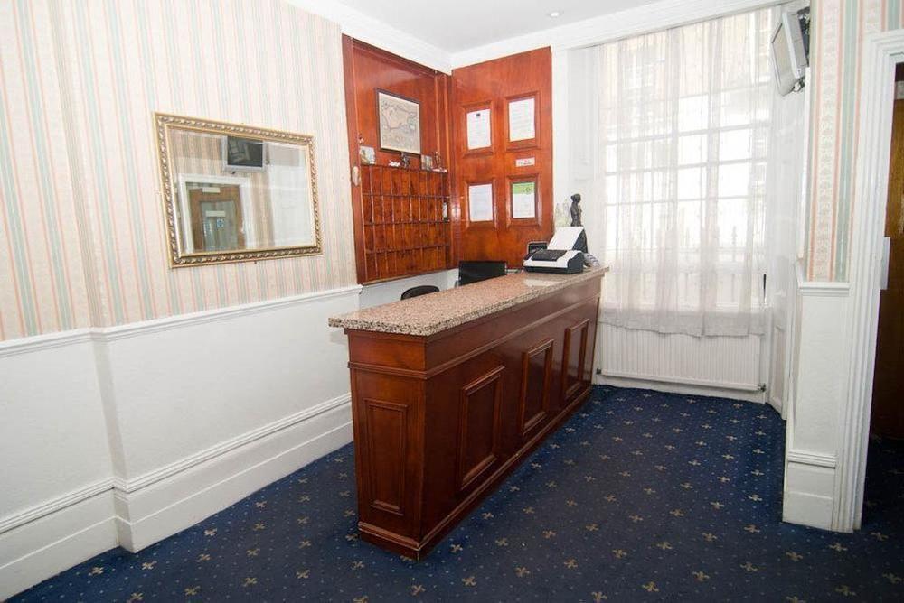 Hotel Pacific