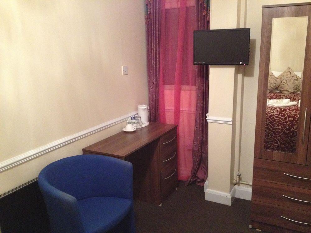 Bed & Breakfast Metro 3*