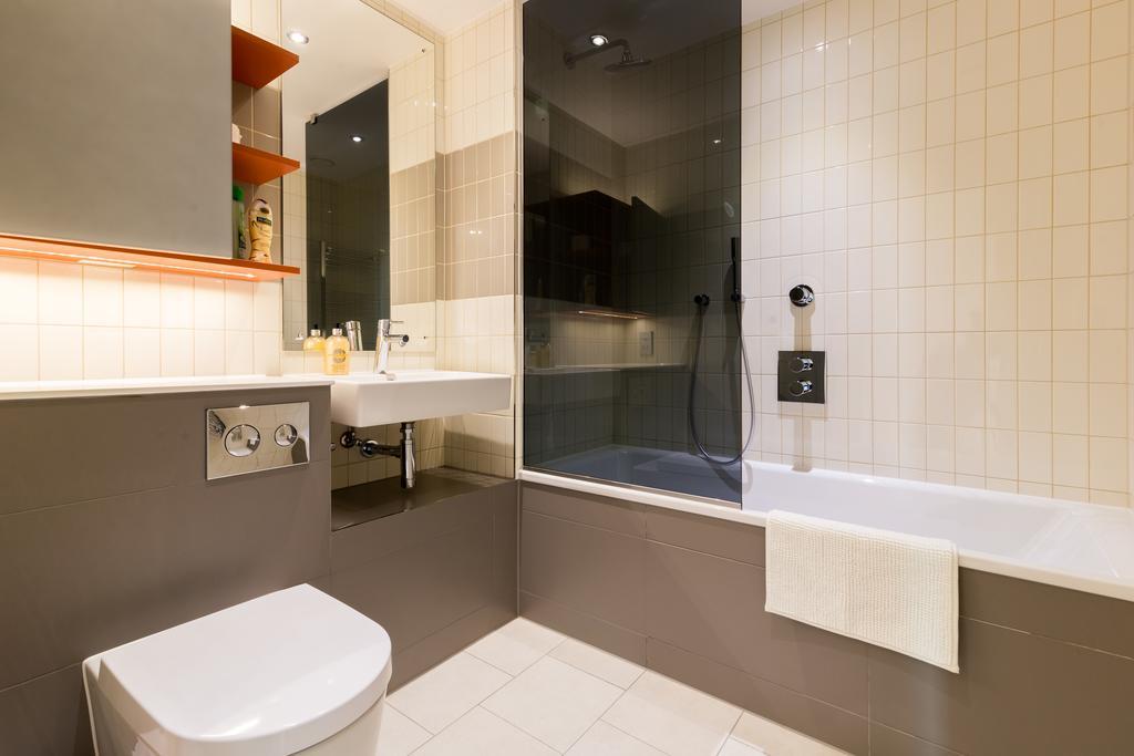 Royal Style - 5 Mins Walk To Excel Leilighet London